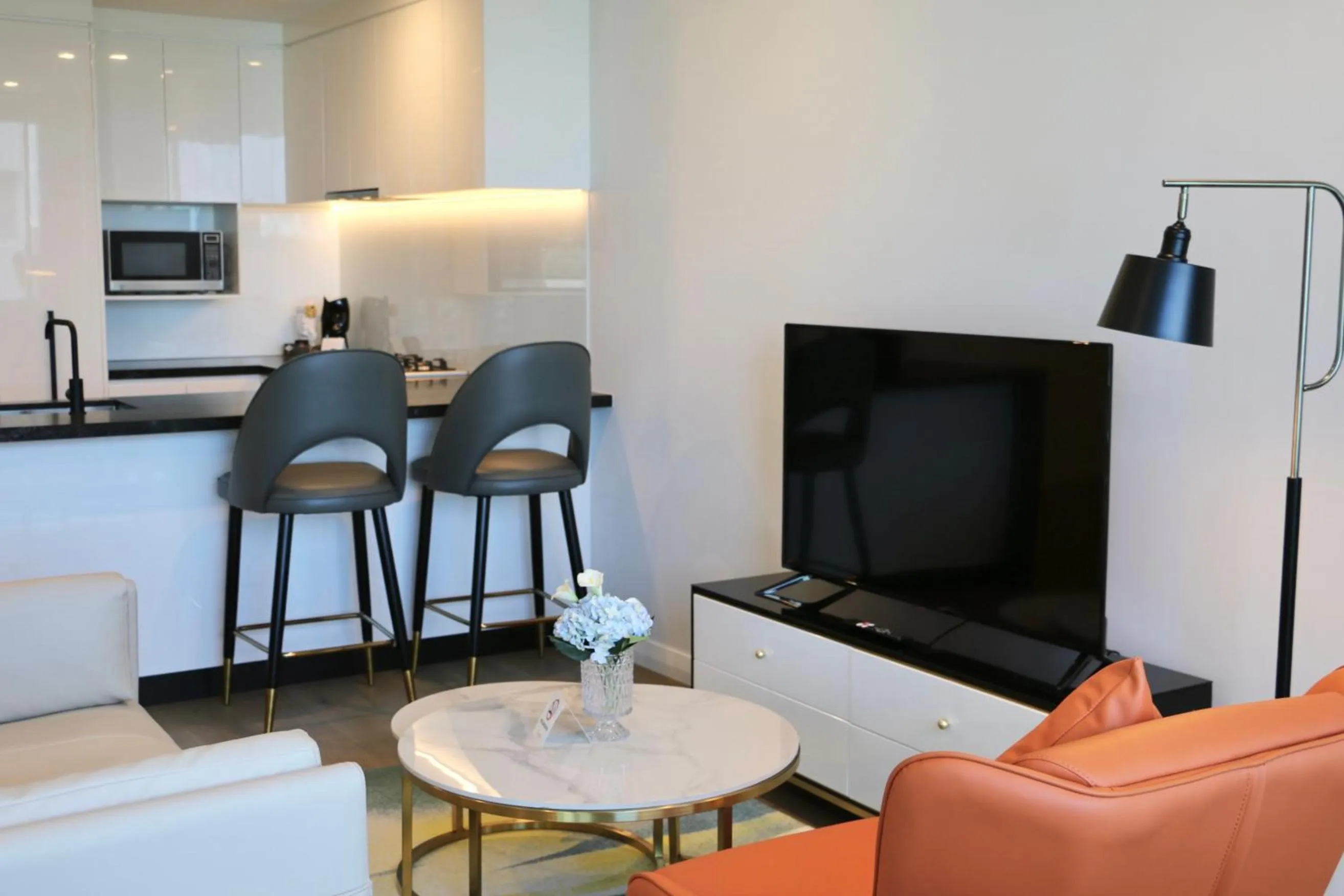 Kitchen or kitchenette in Kooii Apartments