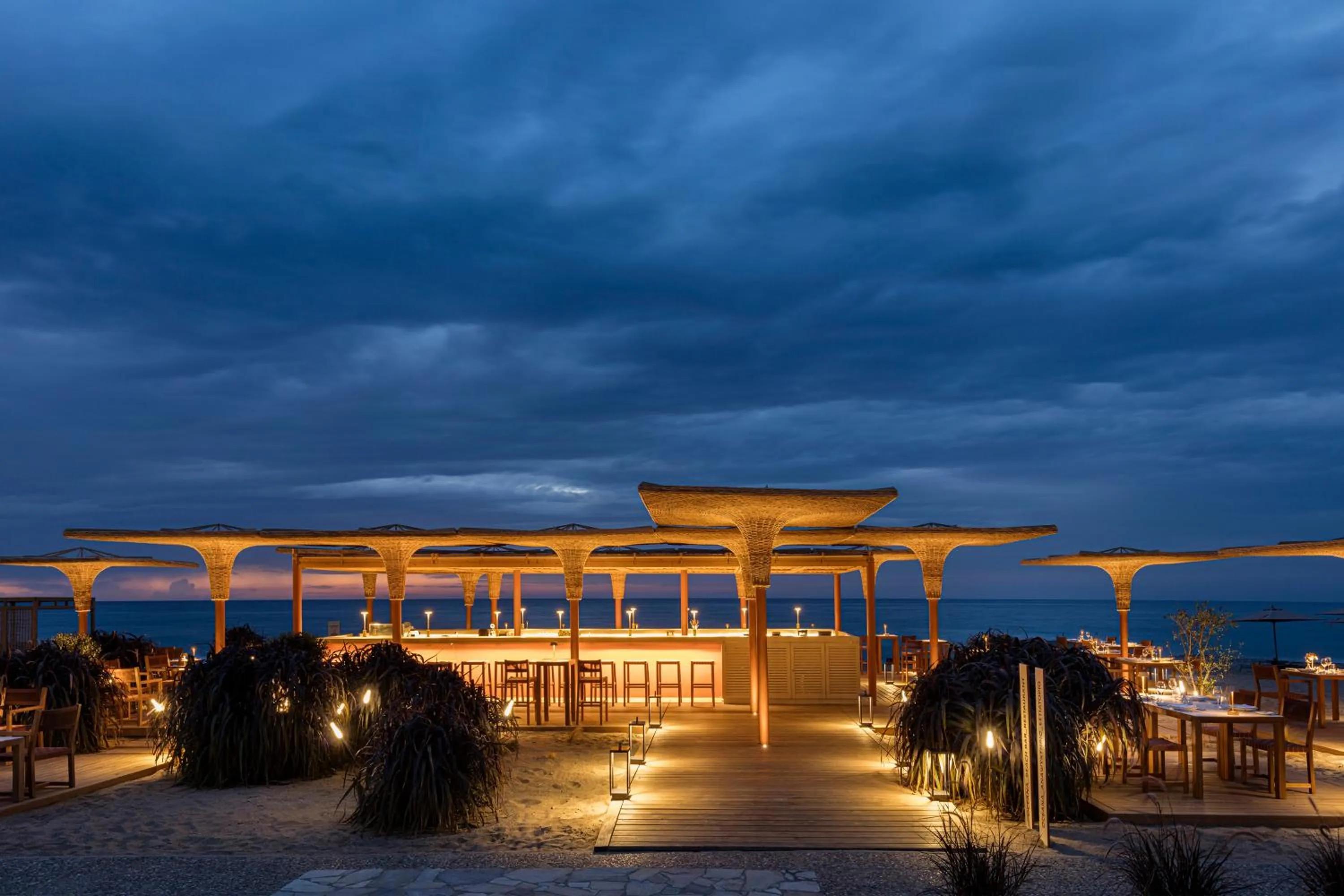 Restaurant/places to eat in Aquila Rithymna Beach