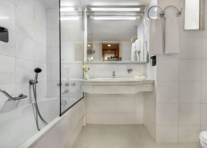 Bathroom in Aquila Rithymna Beach