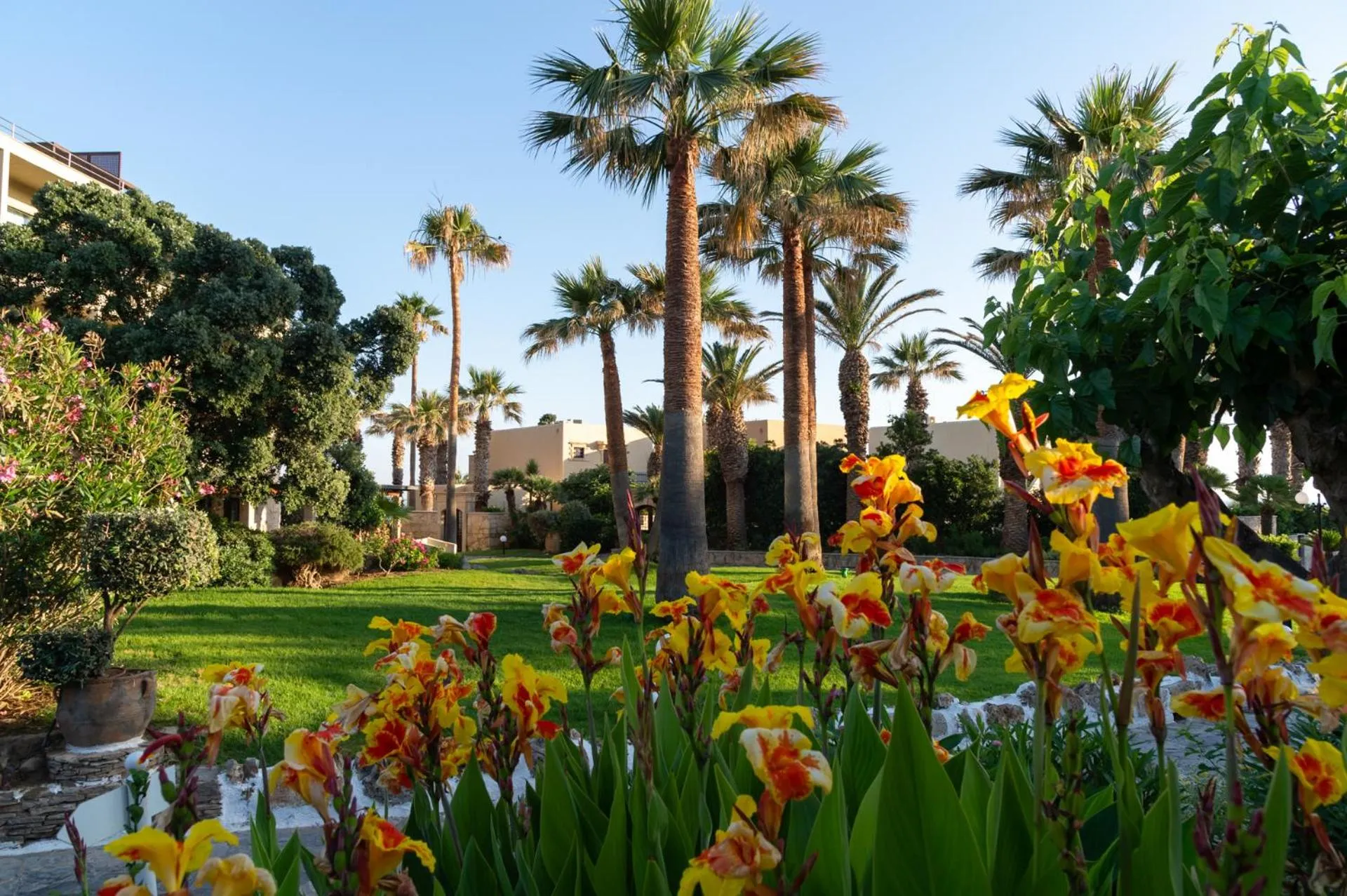Garden in Aquila Rithymna Beach