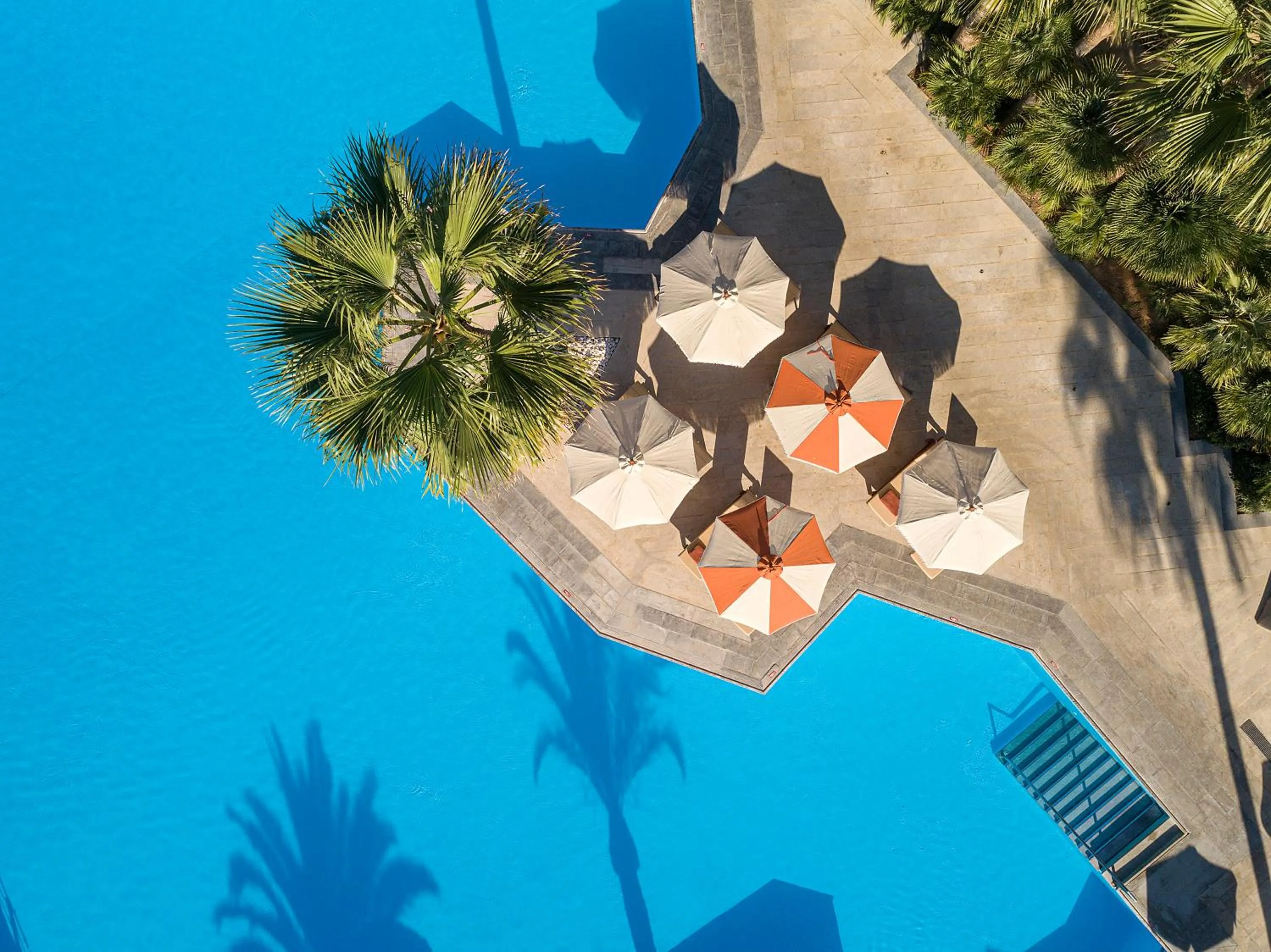 Swimming pool in Aquila Rithymna Beach