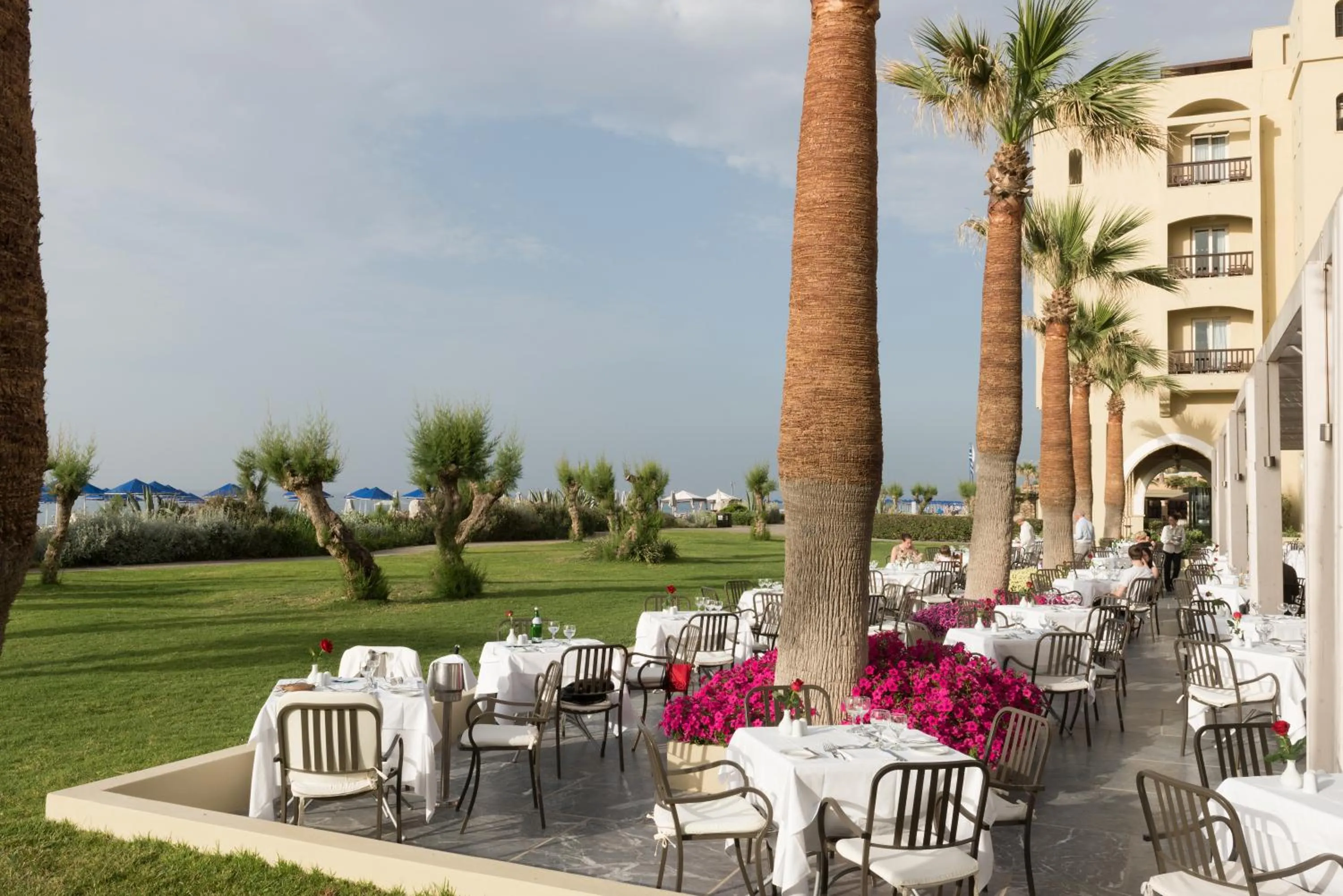 Restaurant/places to eat in Aquila Rithymna Beach