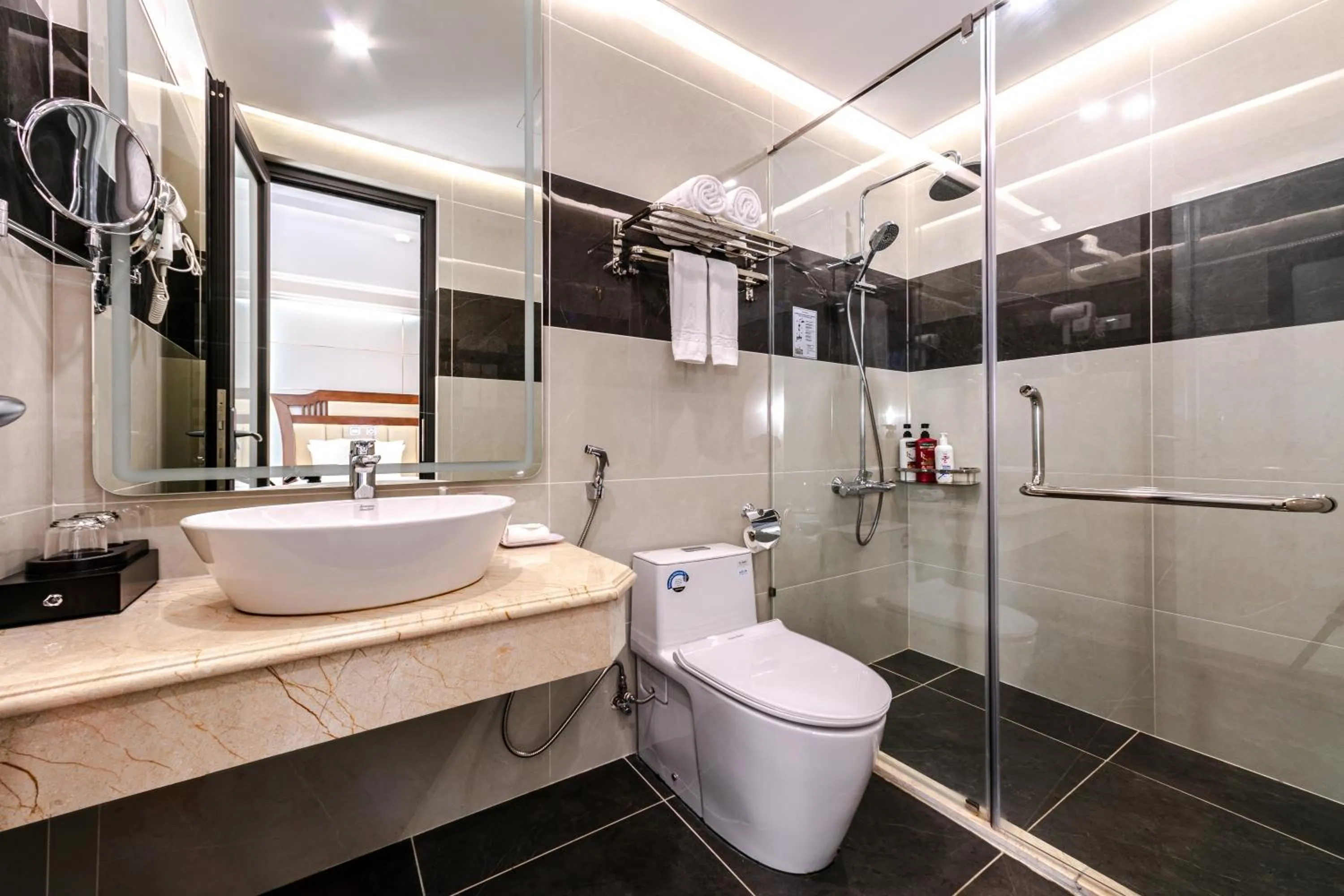 Shower in A25 Hotel - 16 Miếu Đầm