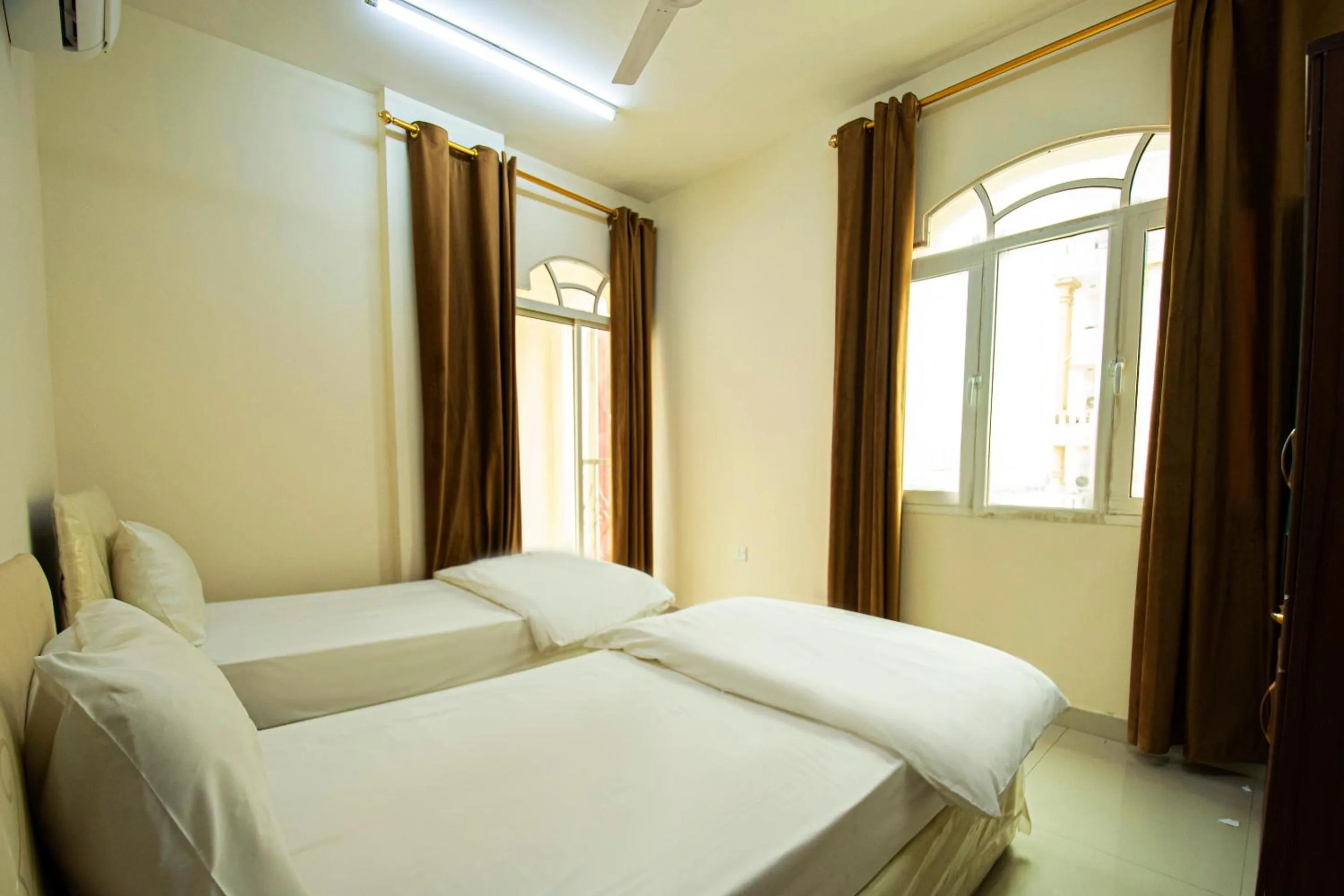 Bedroom, Bed in Super OYO 146 Jandul Salalah Furnished Apartment