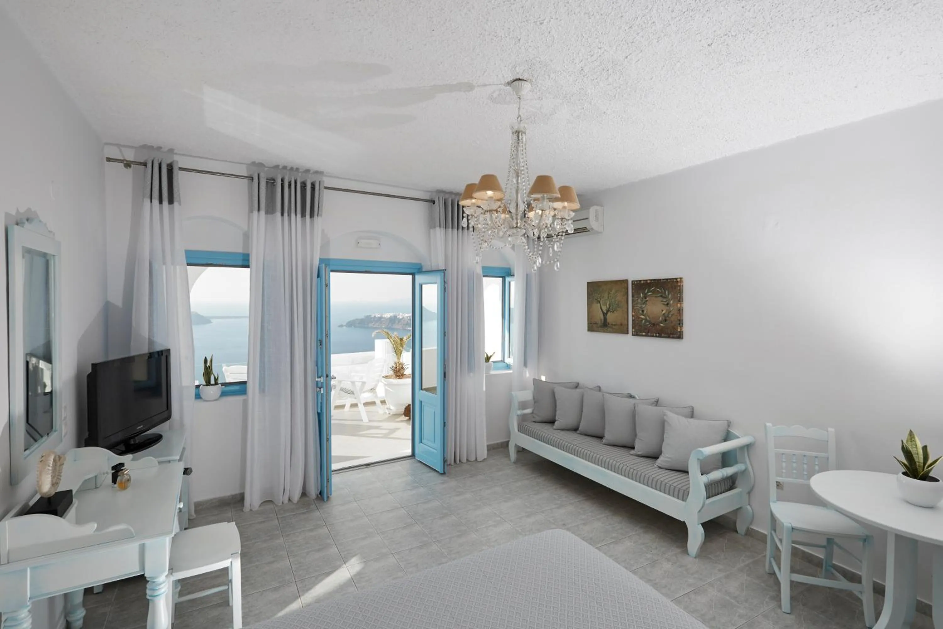 Bed in Andromeda Villas & Spa Resort