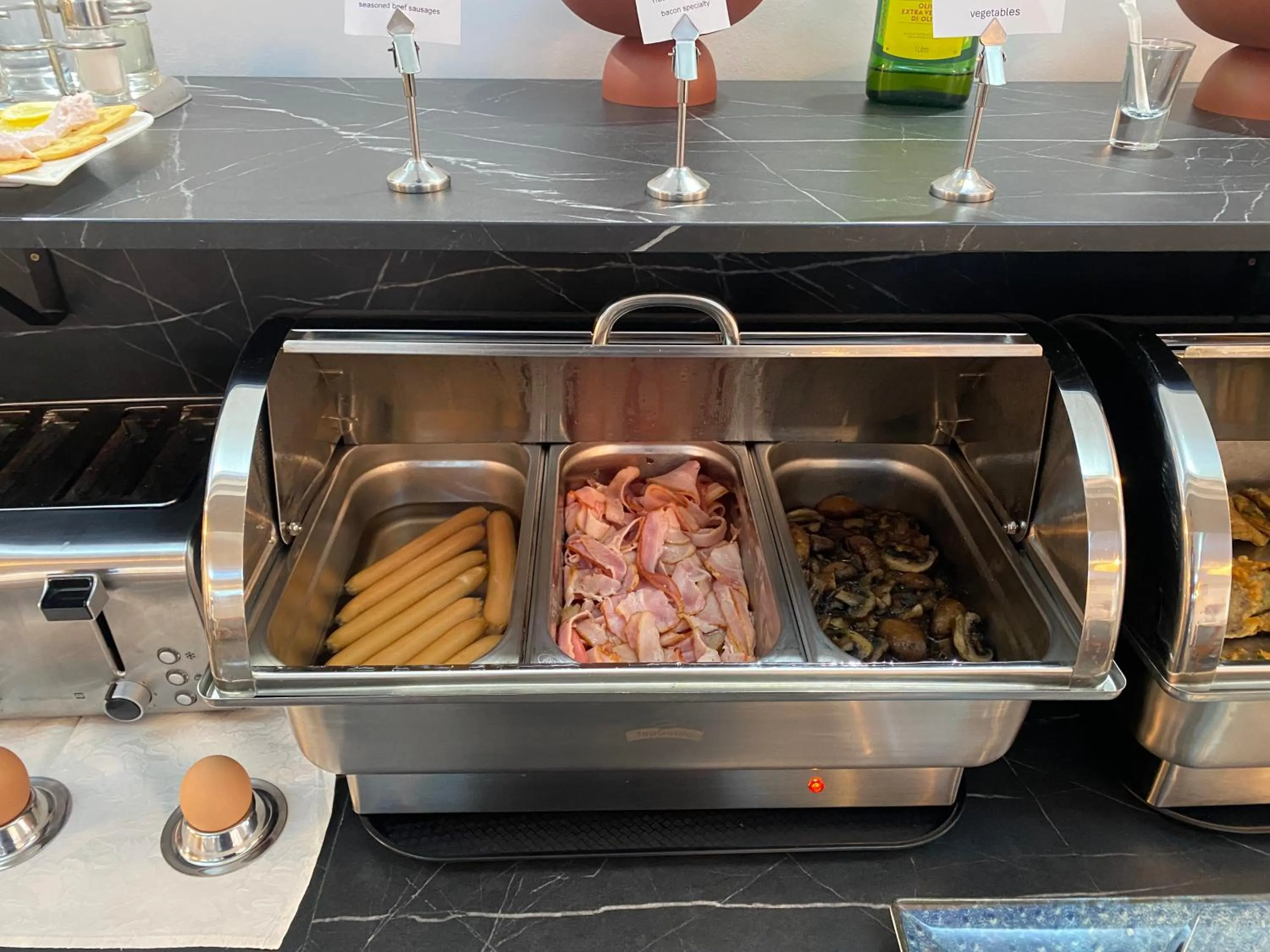 Breakfast in Hotel Excelsior By TimHotels