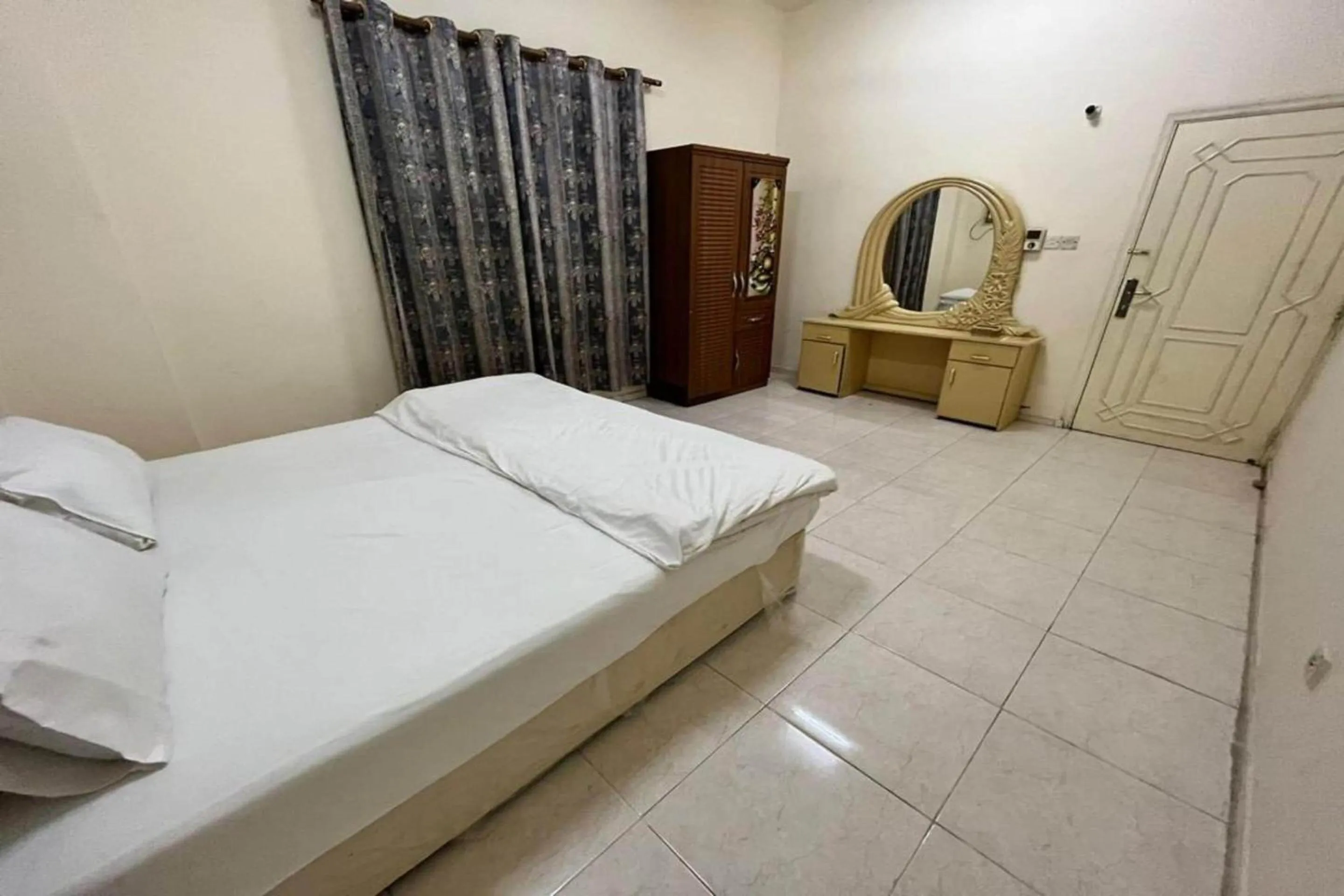 Bedroom, Bed in Super OYO 149 Bait Al Ghubaira Furnished Flat