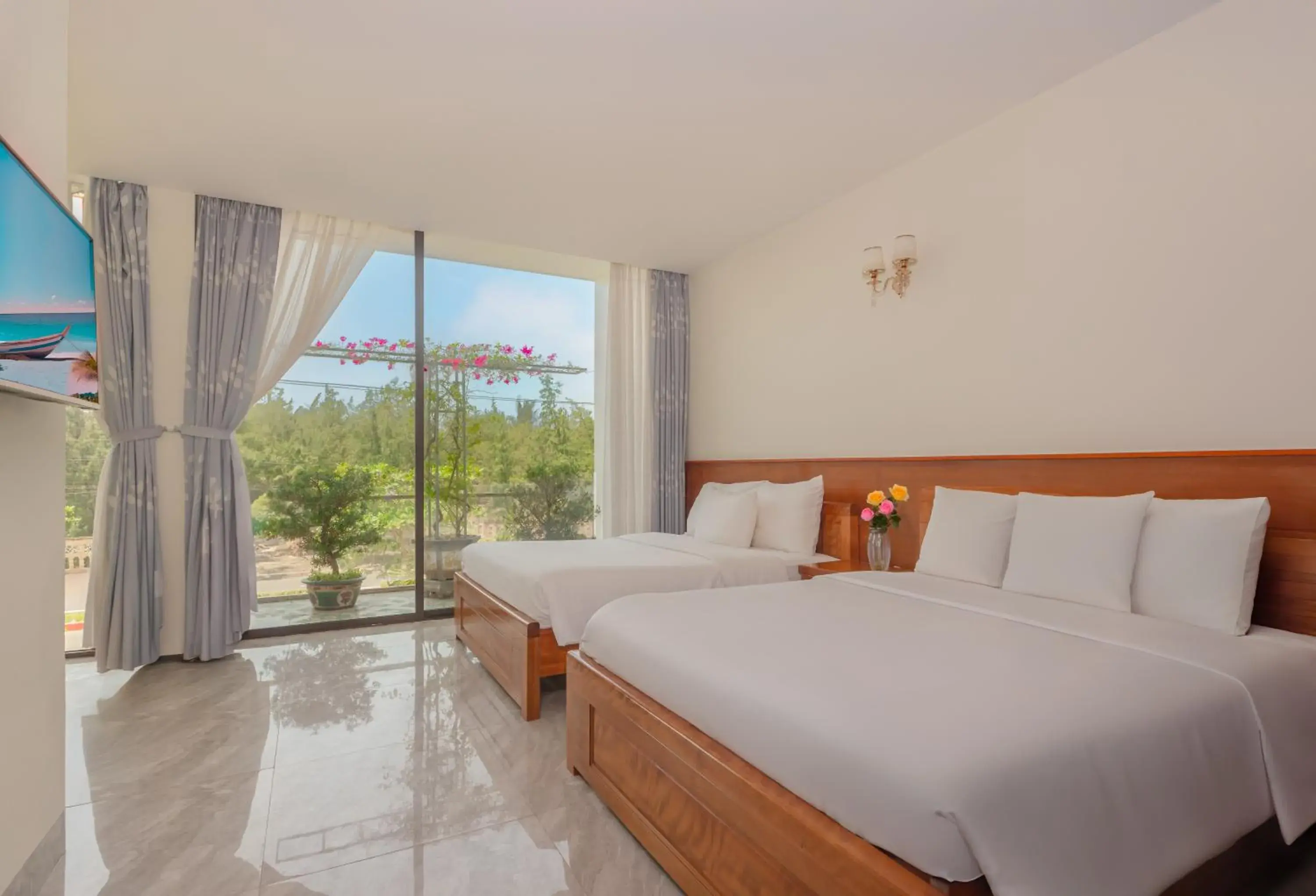 Family Suite with Balcony in Khách sạn gần biển Karina Phú Yên Family Suite with Balcony in Khách sạn gần biển Karina Phú Yên