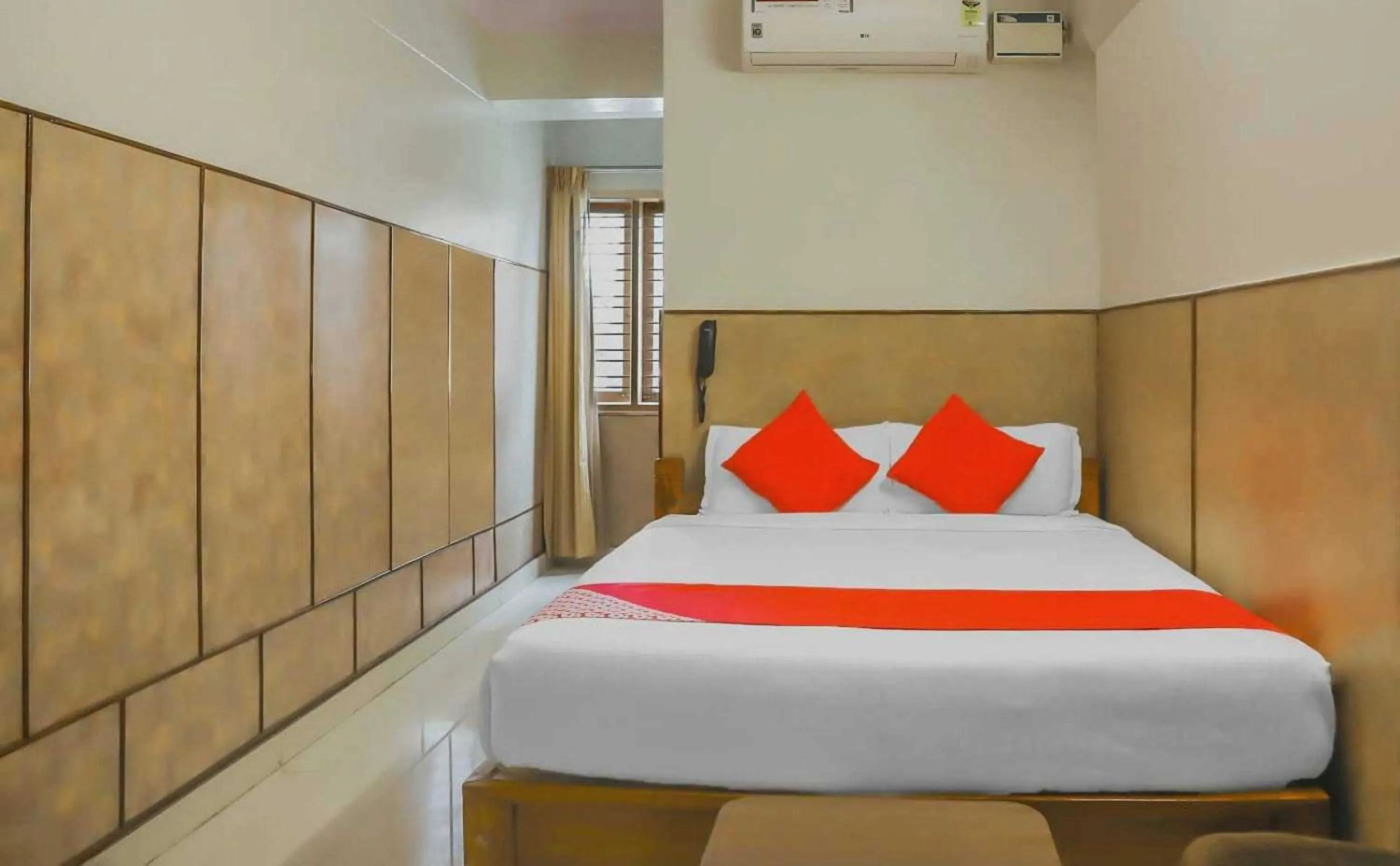 Bathroom, Bed in Hotel O Sai Vishram