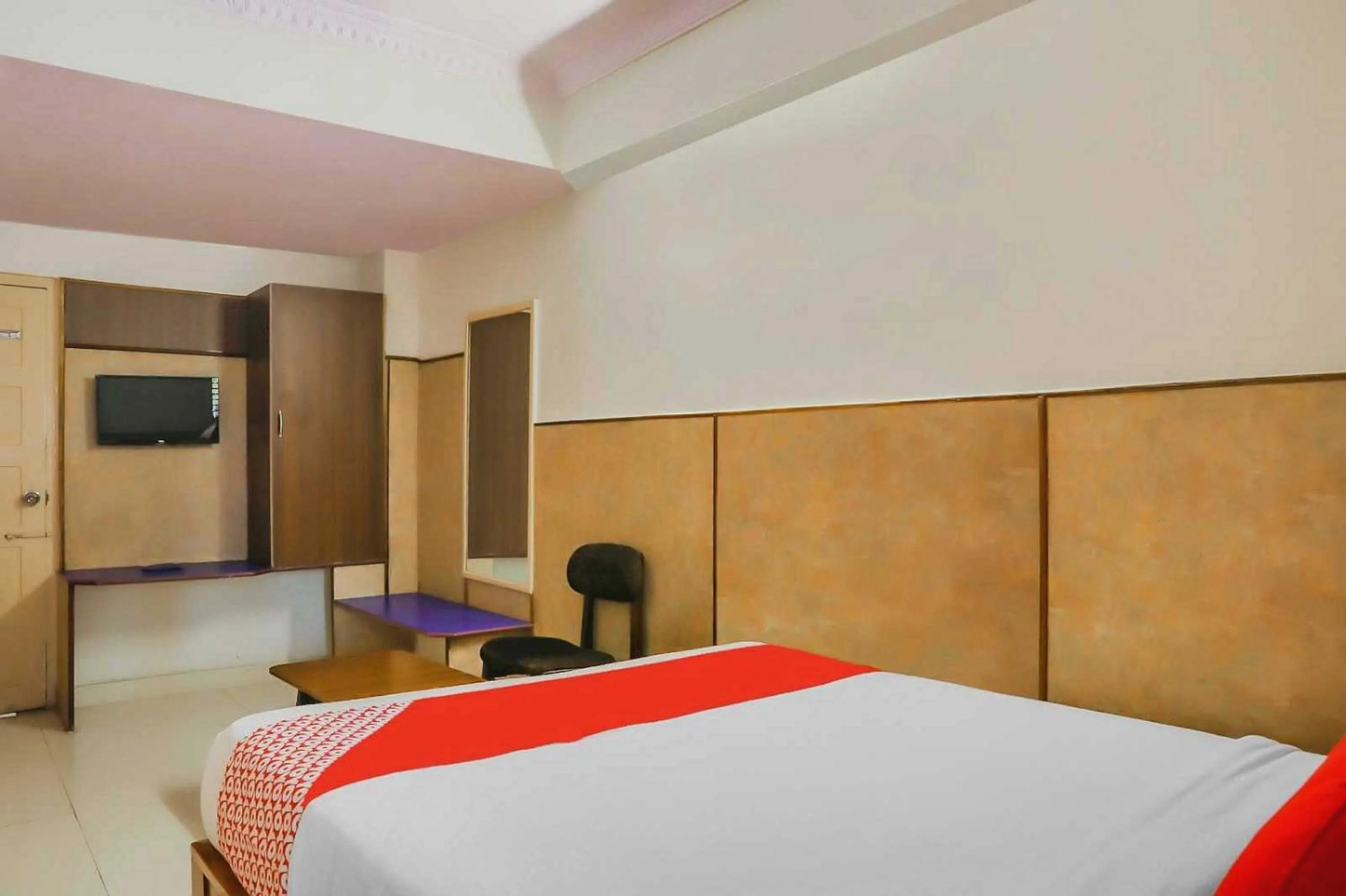 Bedroom, Bed in Hotel O Sai Vishram