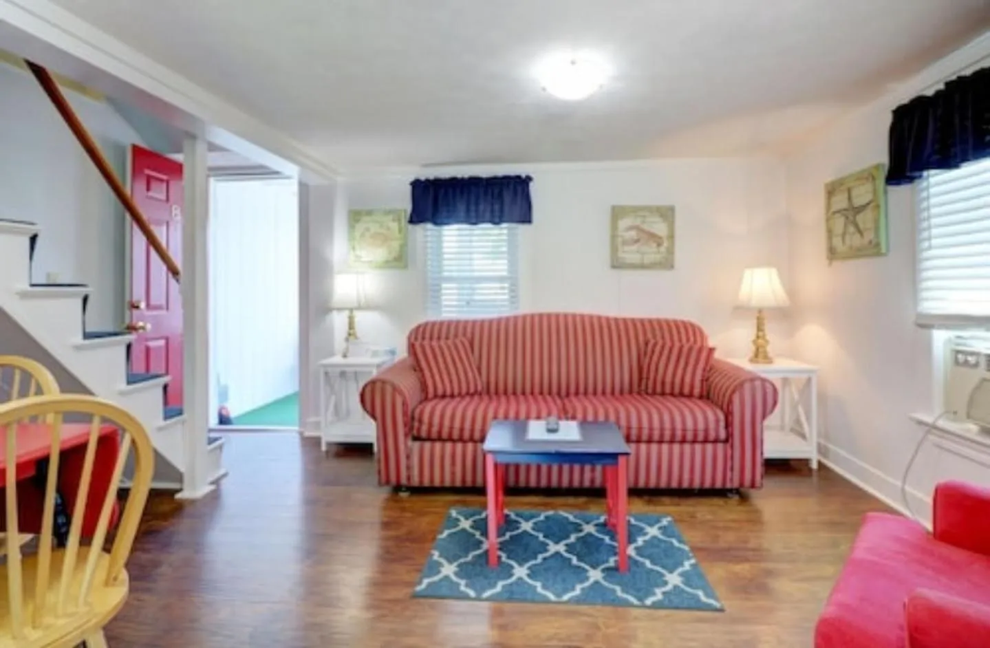 Living room in Carriage House Motel Cottages & Suites