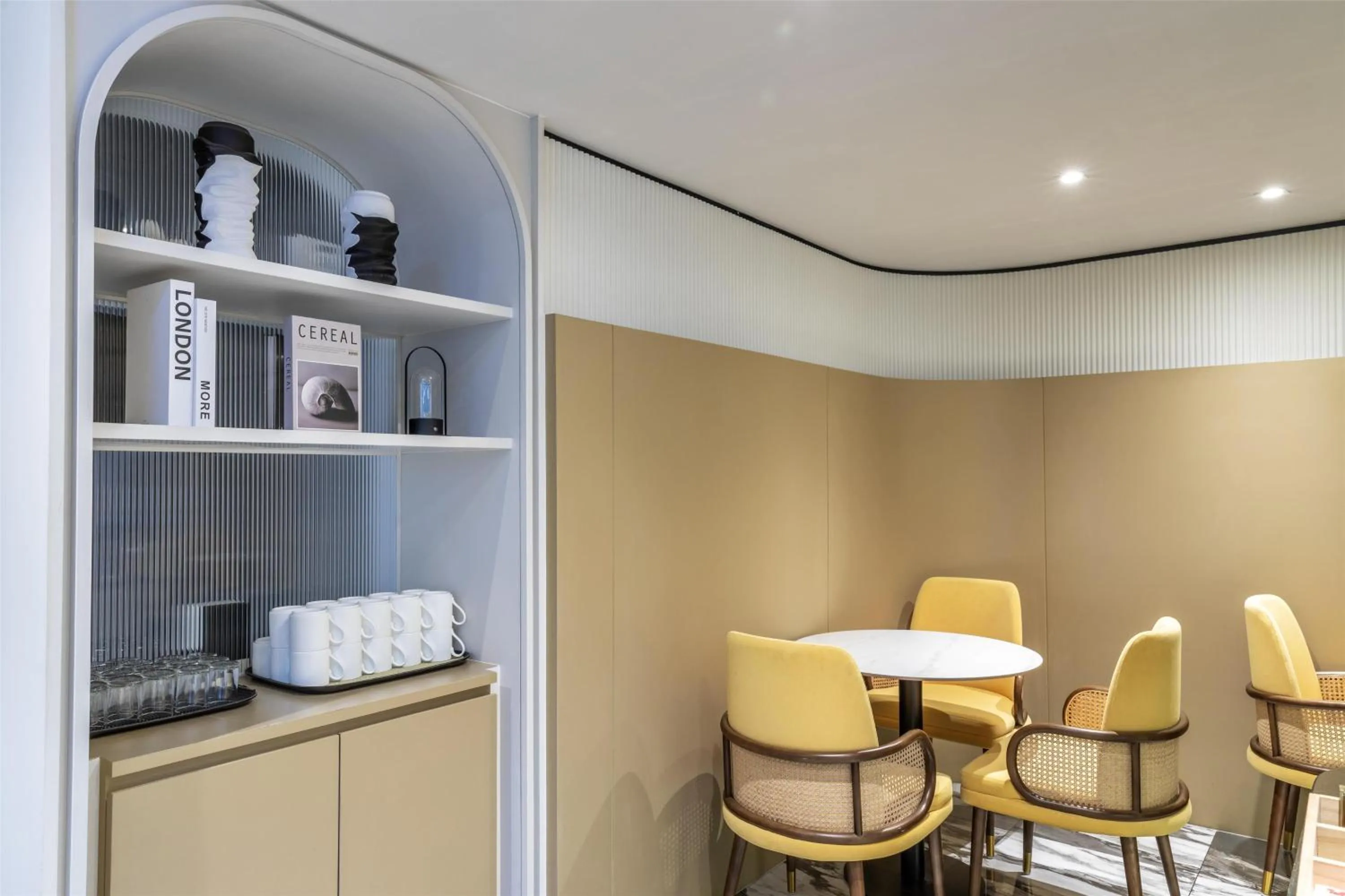 Restaurant/places to eat in Best Western Ratchada Hotel