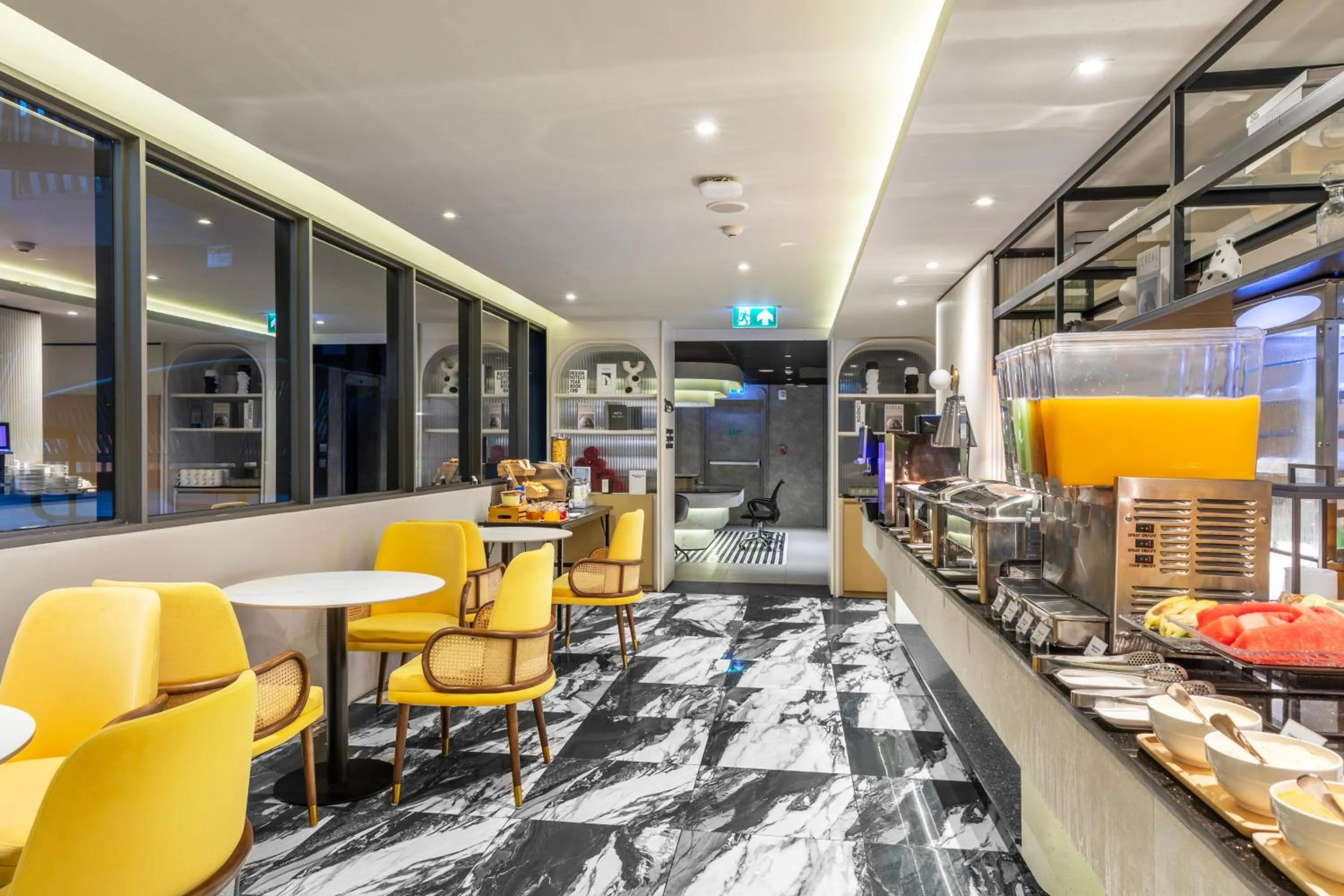 Restaurant/places to eat in Best Western Ratchada Hotel