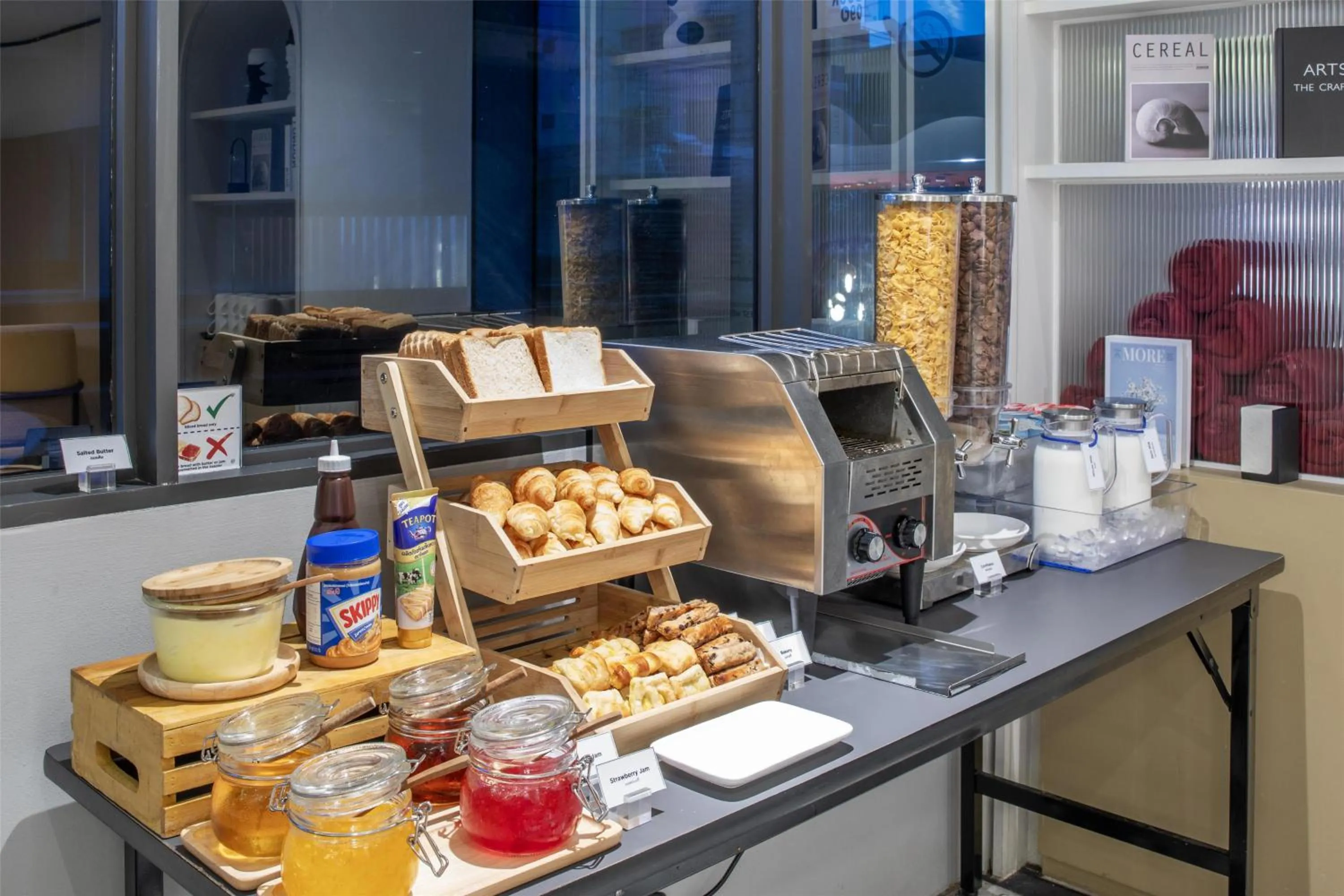 Breakfast in Best Western Ratchada Hotel