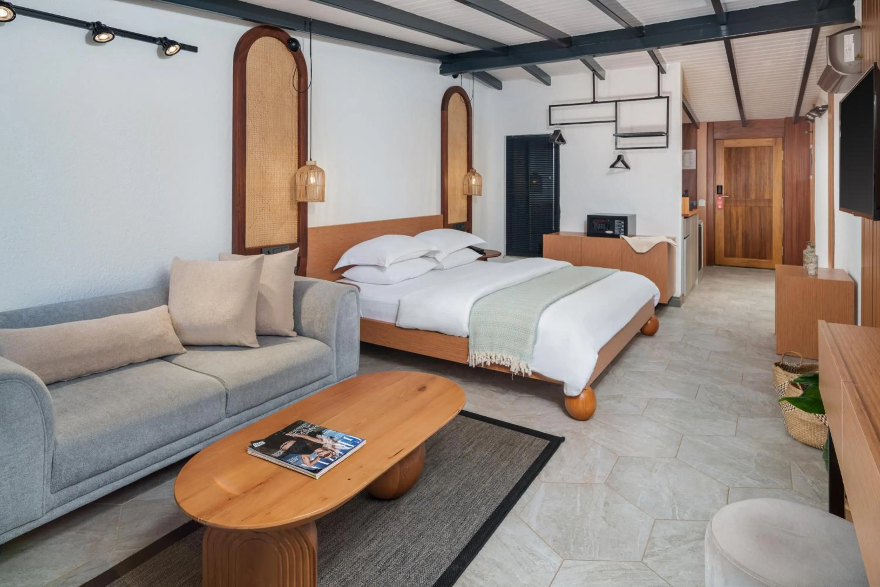 Photo of the whole room, Bed in Lupia Suites