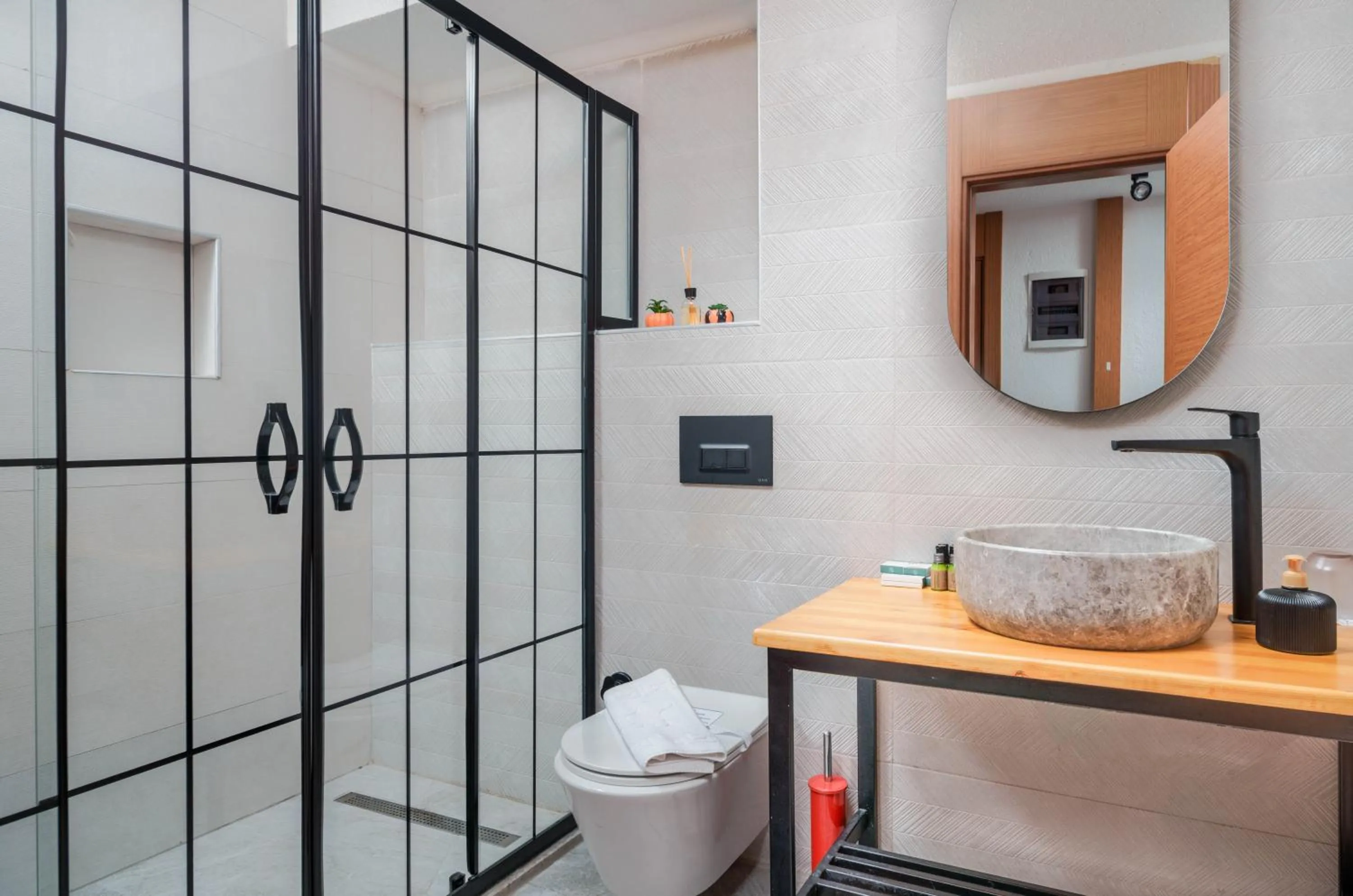 Shower in Lupia Suites