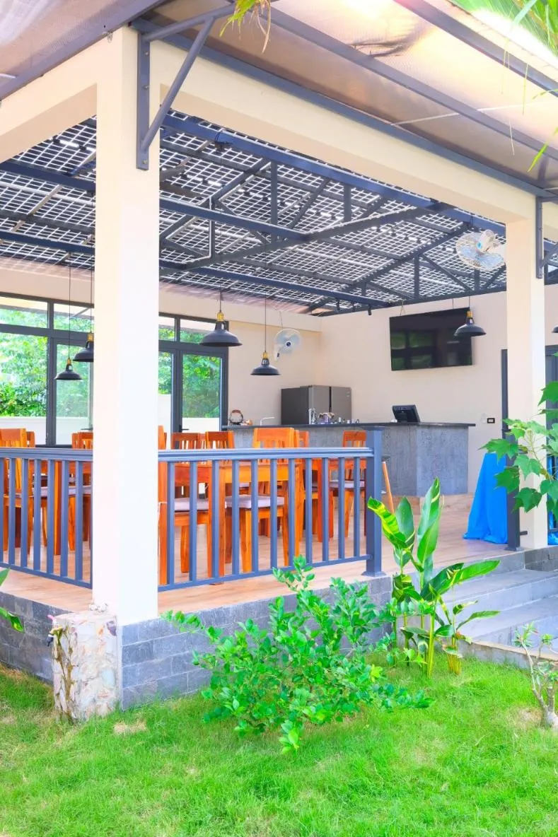 Restaurant/places to eat in LAM BUNGALOW Resort & Spa