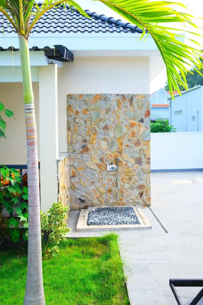 Public Bath in LAM BUNGALOW Resort & Spa
