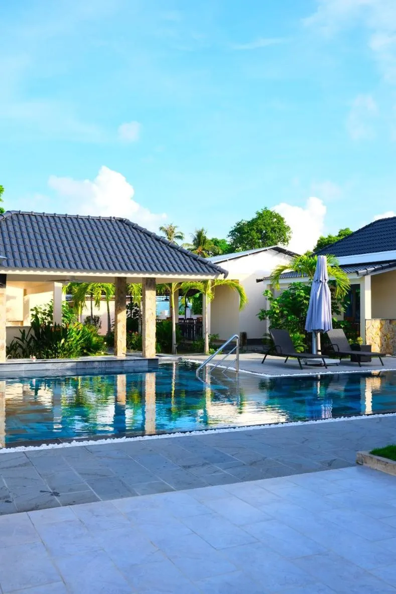 Swimming pool in LAM BUNGALOW Resort & Spa
