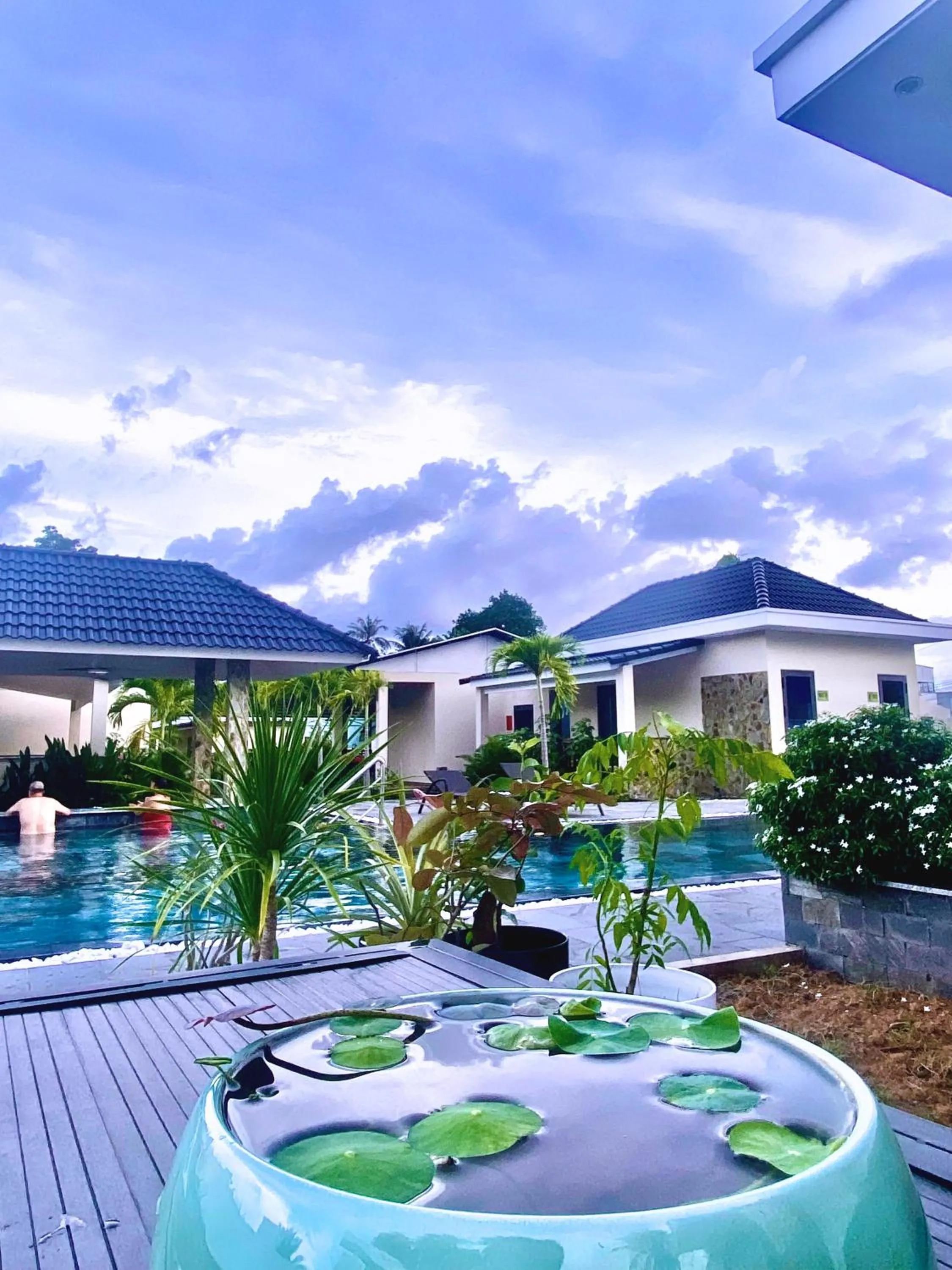 Swimming pool in LAM BUNGALOW Resort & Spa