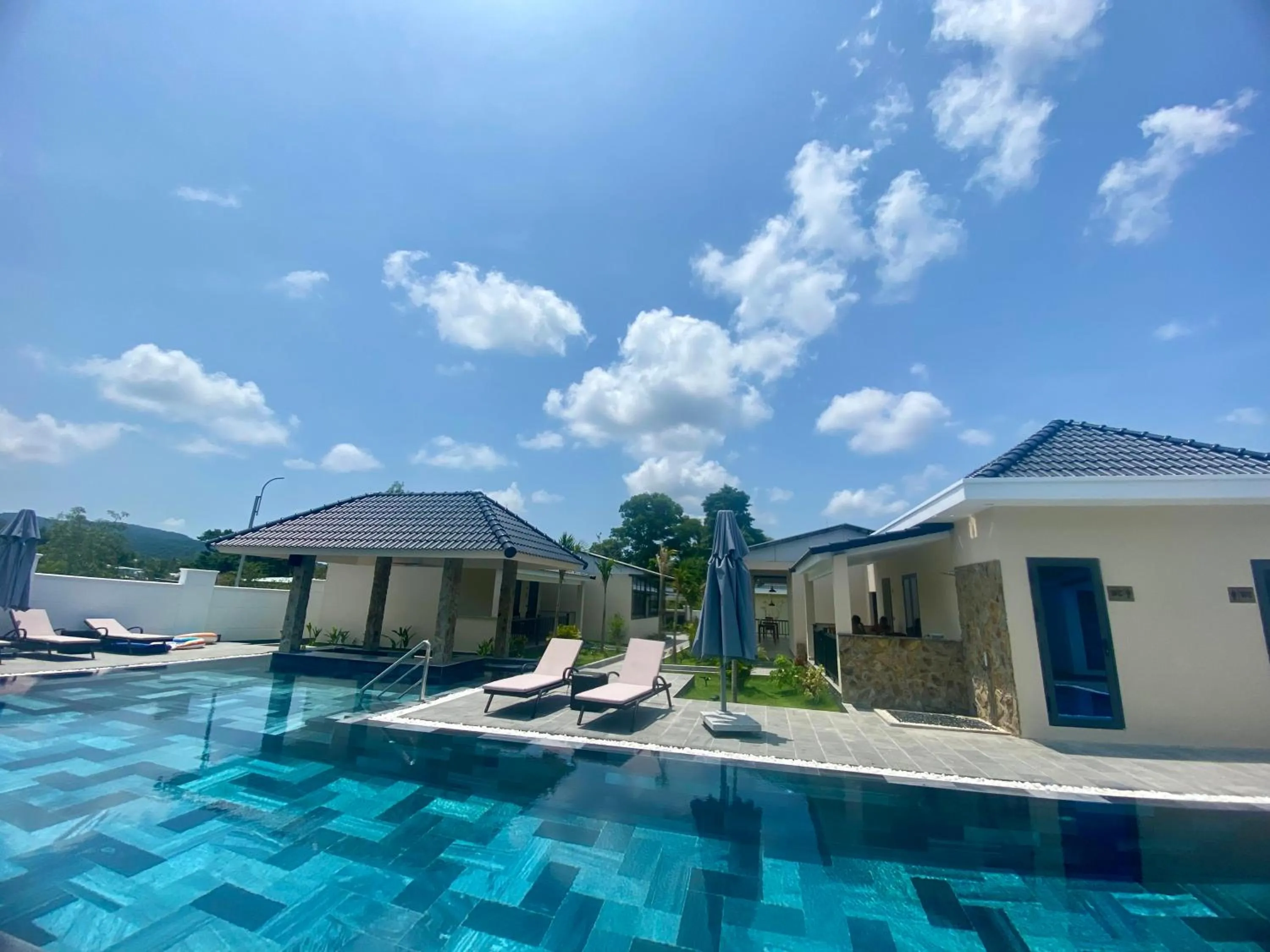 Swimming pool in LAM BUNGALOW Resort & Spa