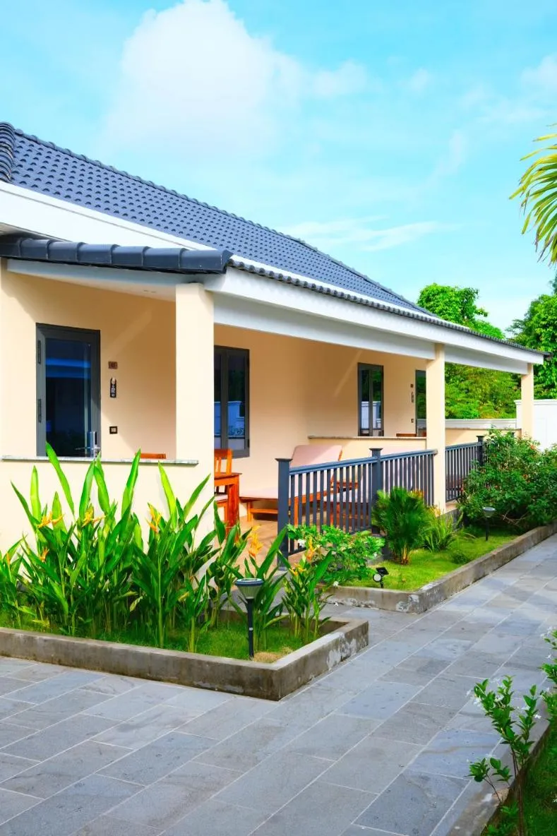 Property building in LAM BUNGALOW Resort & Spa