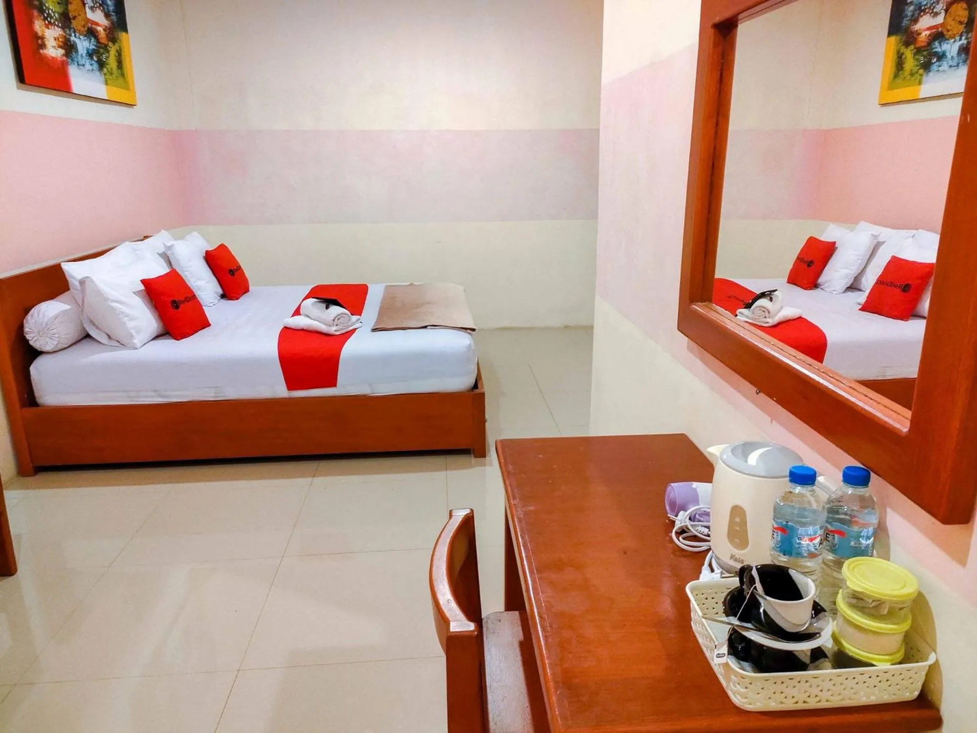 Bed in RedDoorz Near Jalan Jendral Sudirman