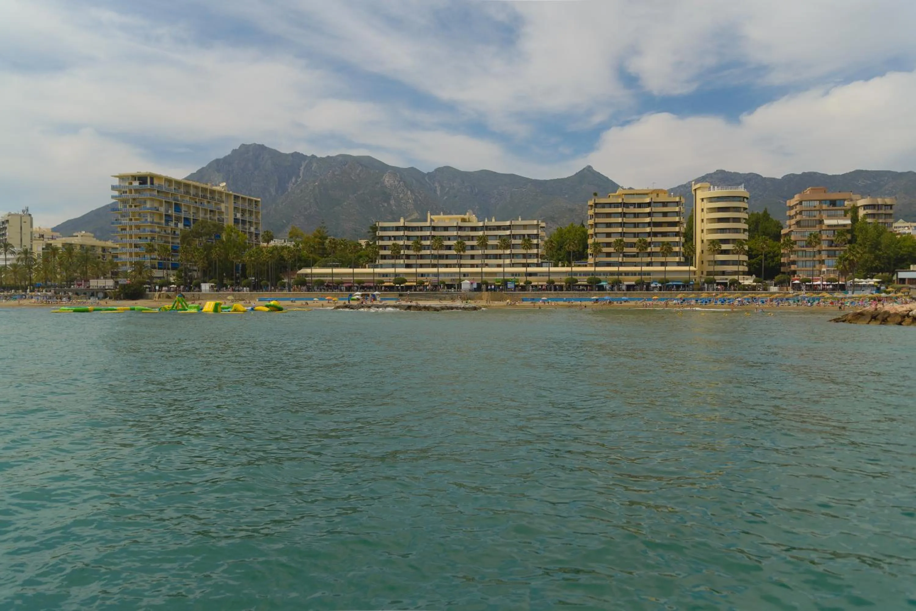Beach in Pensión Aduar