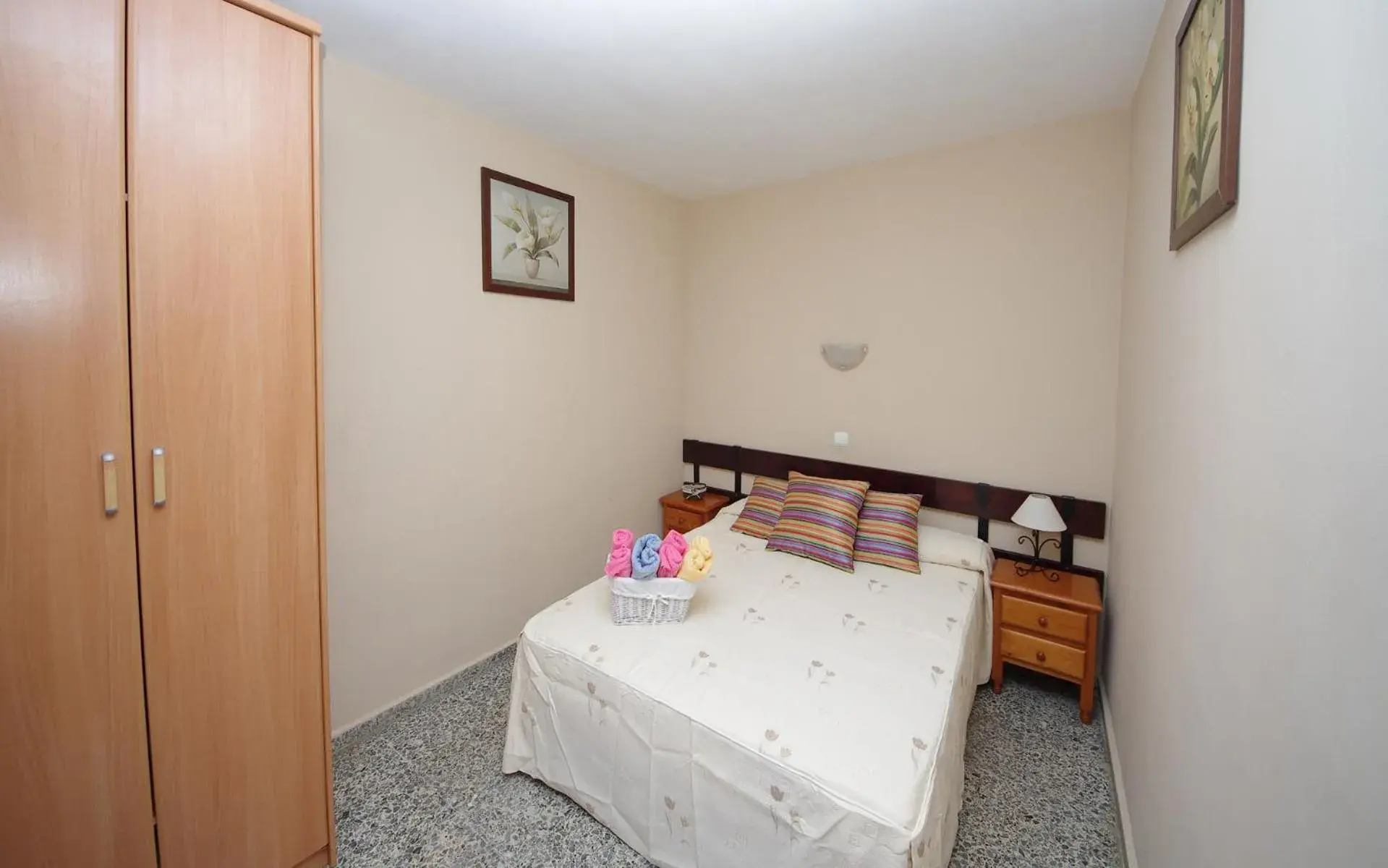 Double Room with Private Bathroom - single occupancy - 1 Double bed in Pensión Aduar Double Room with Private Bathroom - single occupancy - 1 Double bed in Pensión Aduar