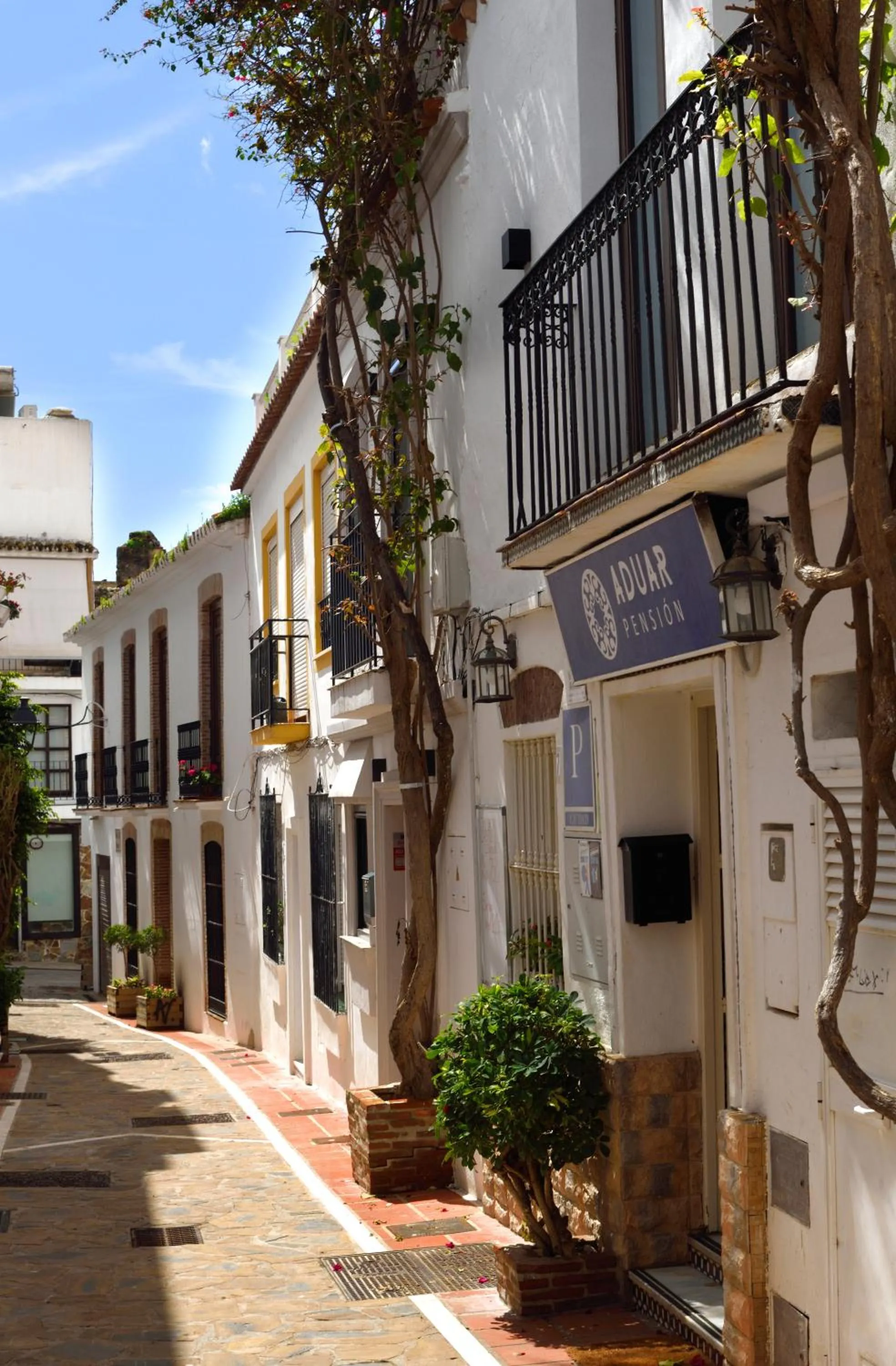 Property building in Pensión Aduar