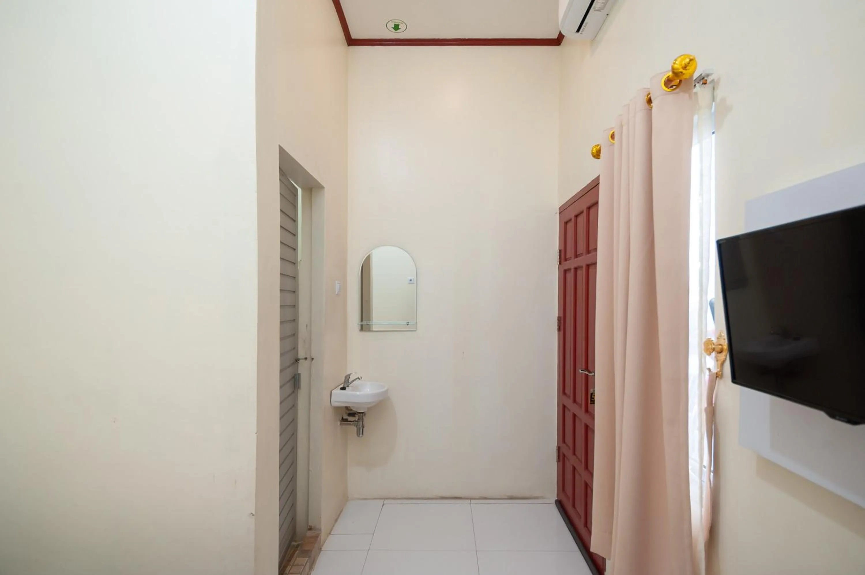 Floor plan in RedDoorz Syariah near RS Tentara Solok