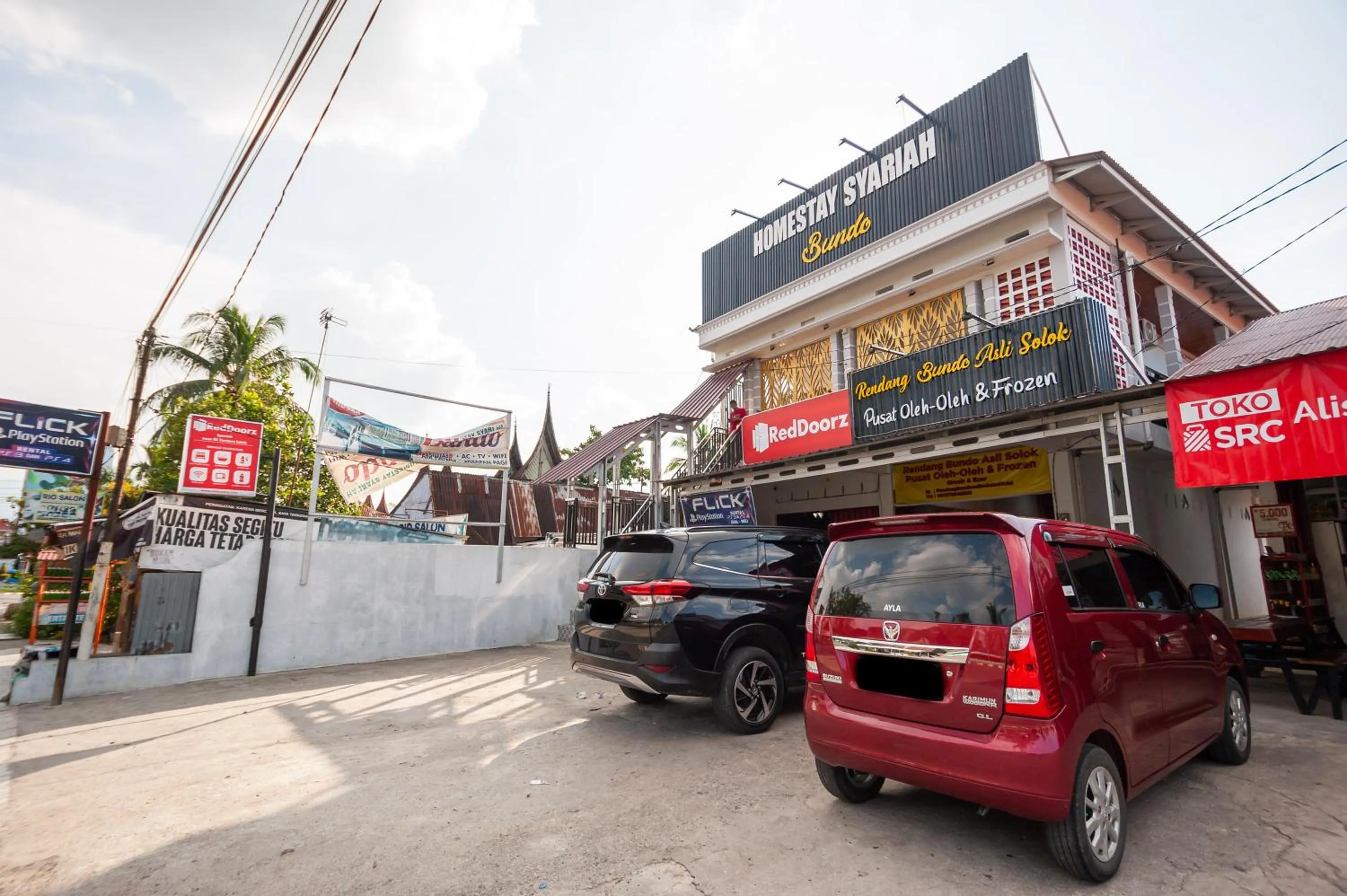 Property building in RedDoorz Syariah near RS Tentara Solok