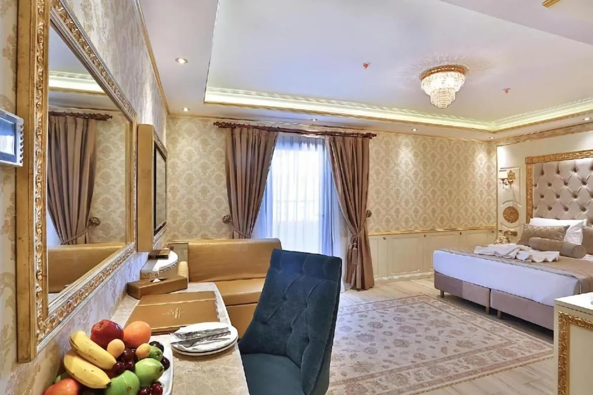 Bedroom, Bed in Emirhan Palace Hotel