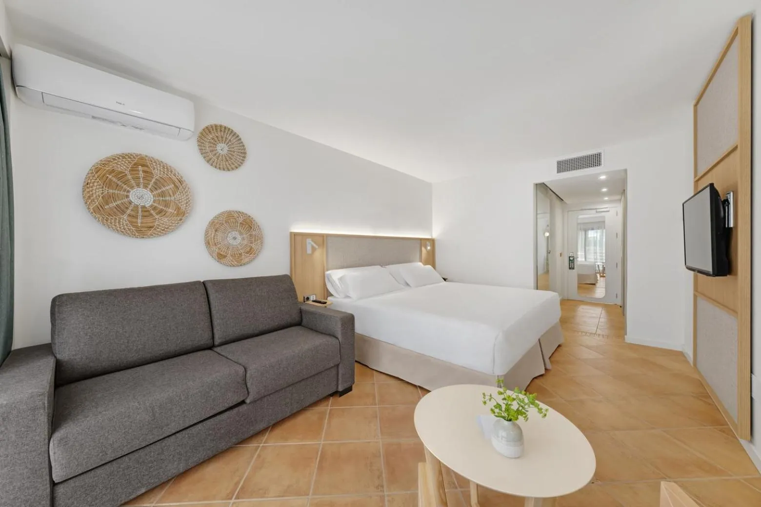 Bedroom, Bed in Occidental Cala Viñas