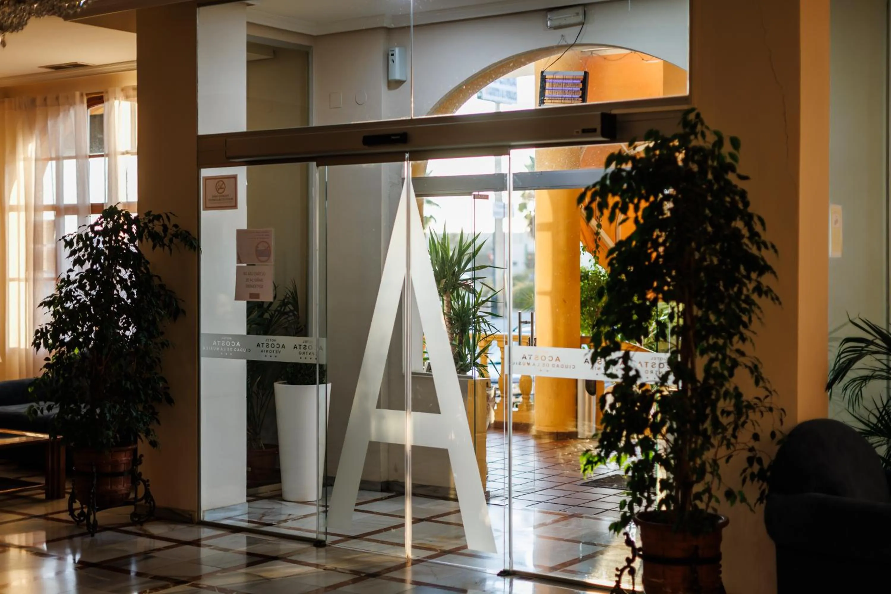 Lobby or reception in Hotel Acosta Vetonia