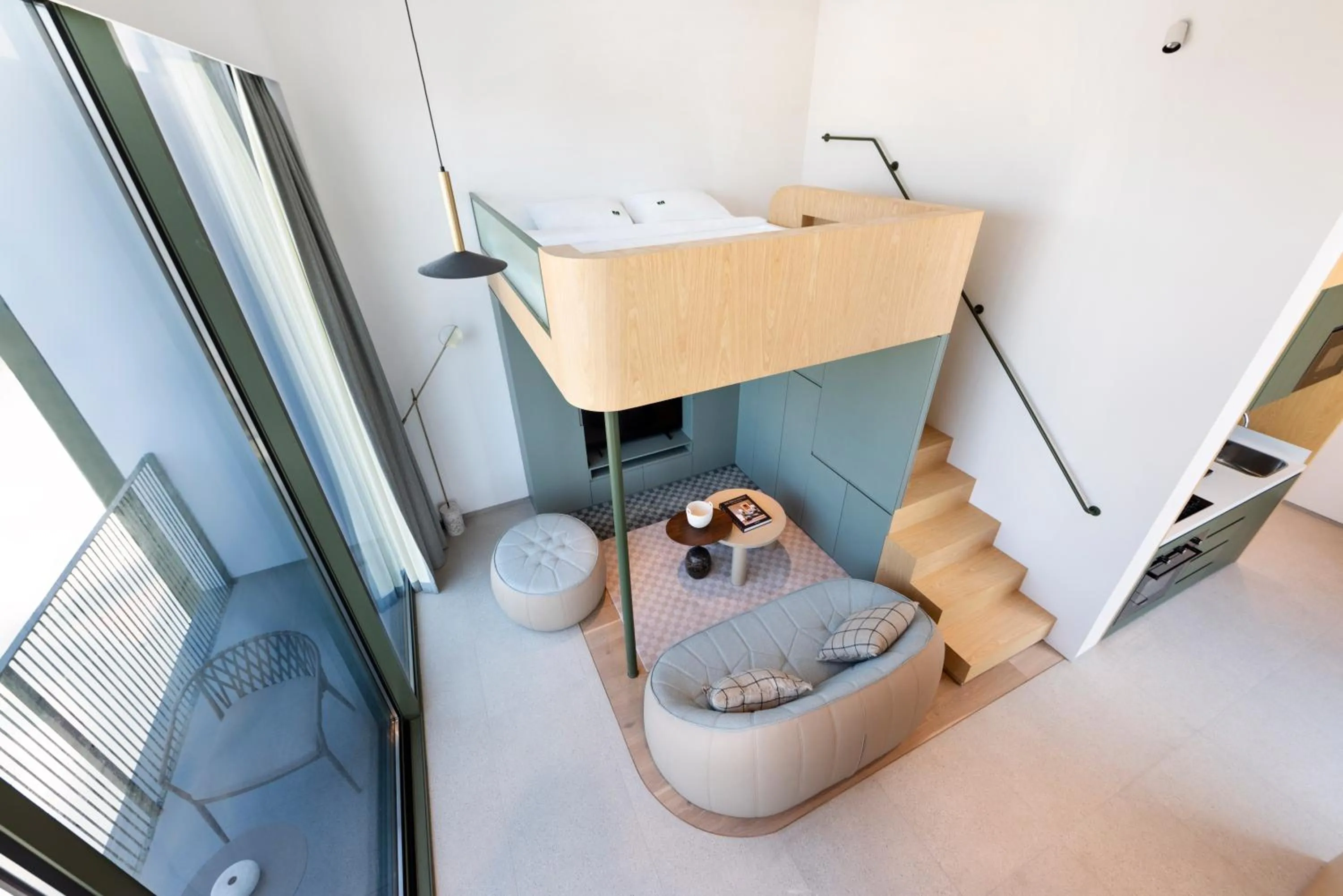 hair dresser in The Muse