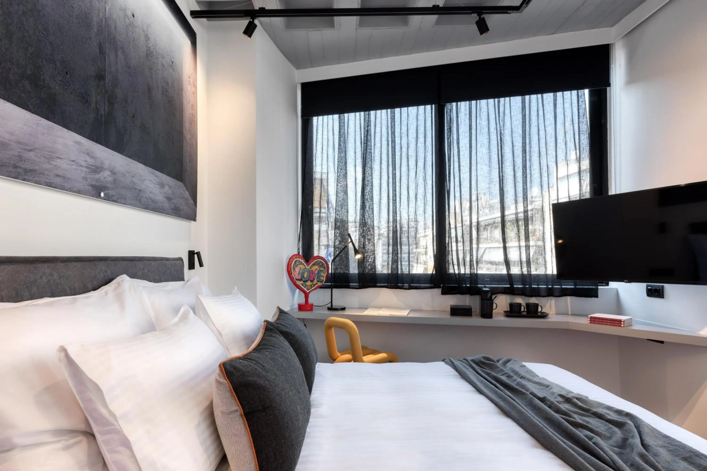 Coffee/tea facilities, Bed in Koniama Acropolis