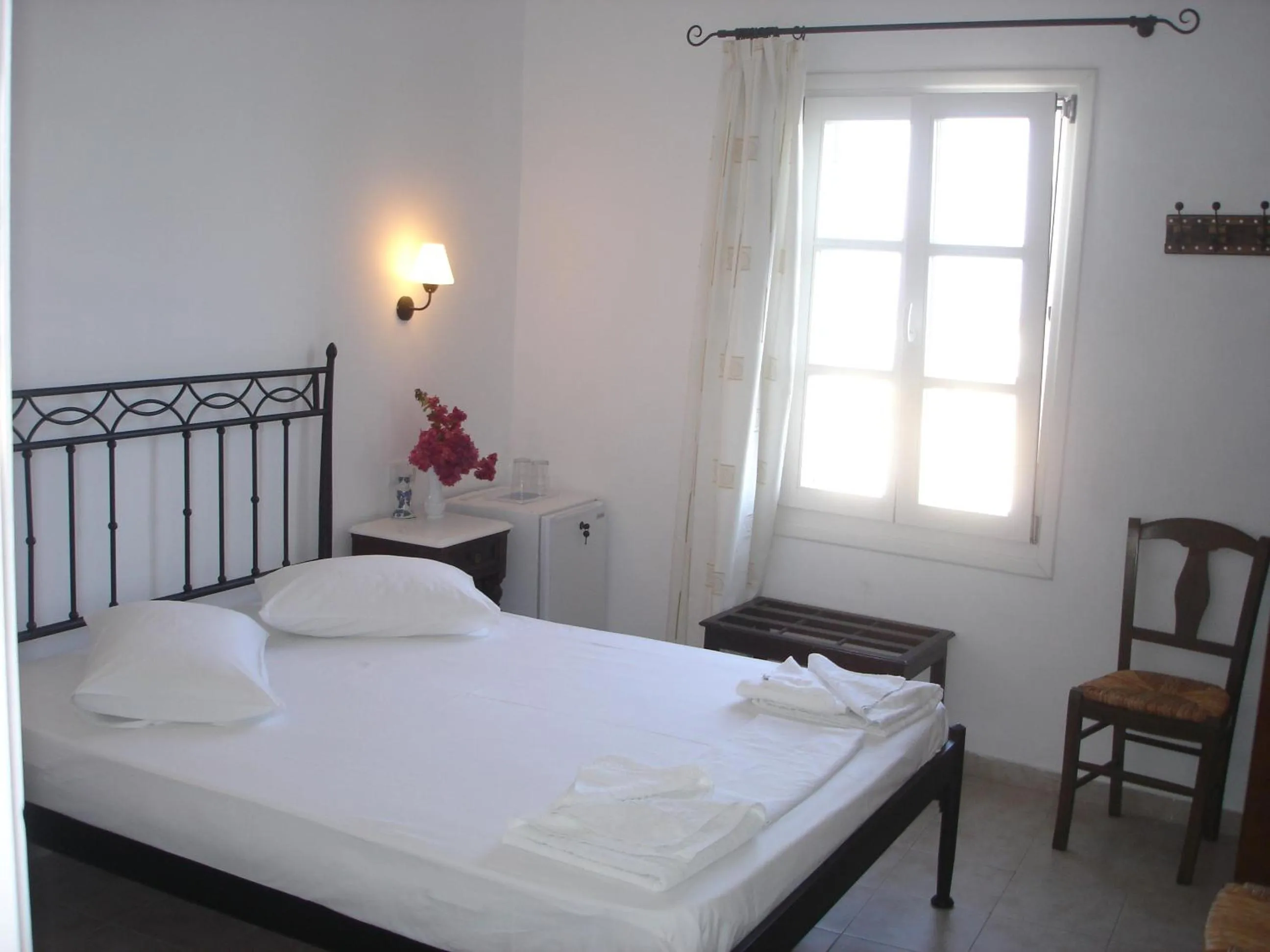 Bathroom, Bed in Panorama Hotel