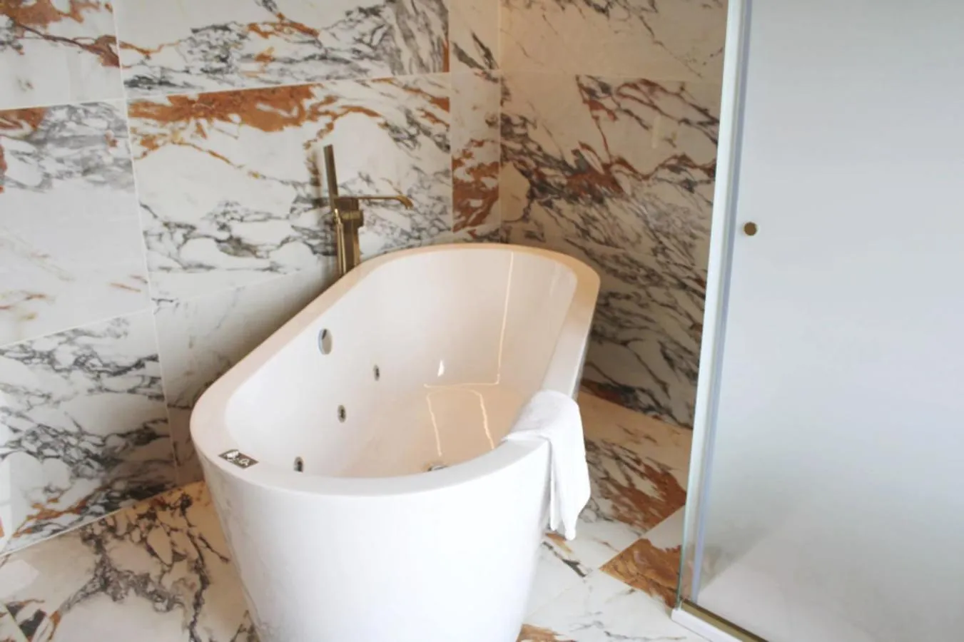 Bathroom in Hospedium Hotel Barómetro de Camariñas