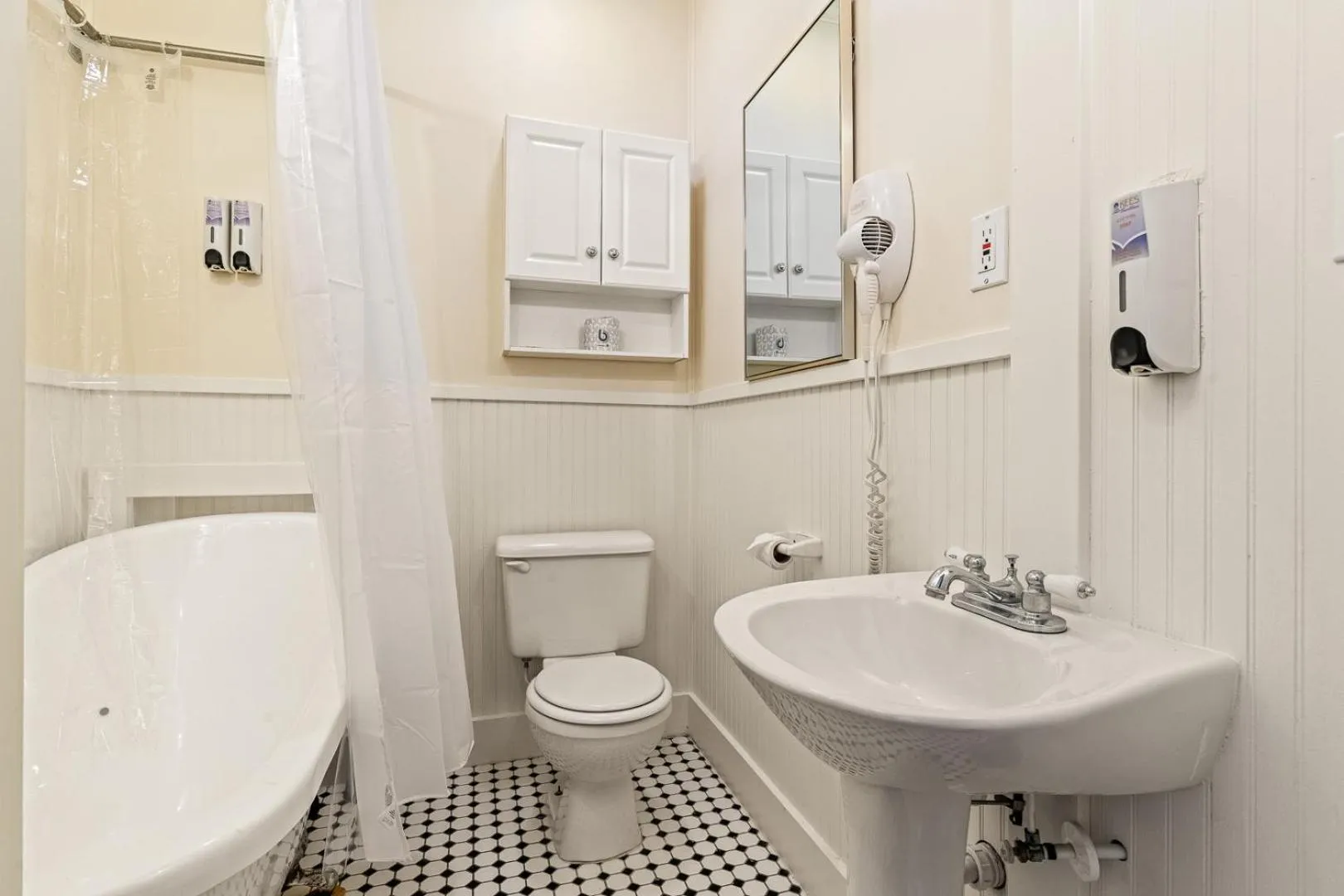 Bathroom in Nags Head Beach Inn by KEES Vacations