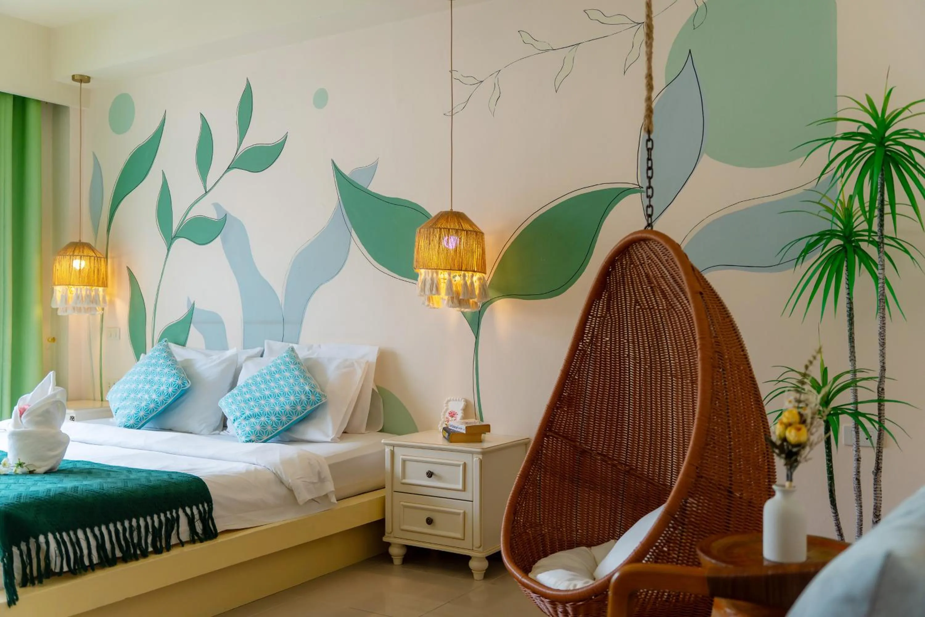 Bed in Patong Beach Side Hotel