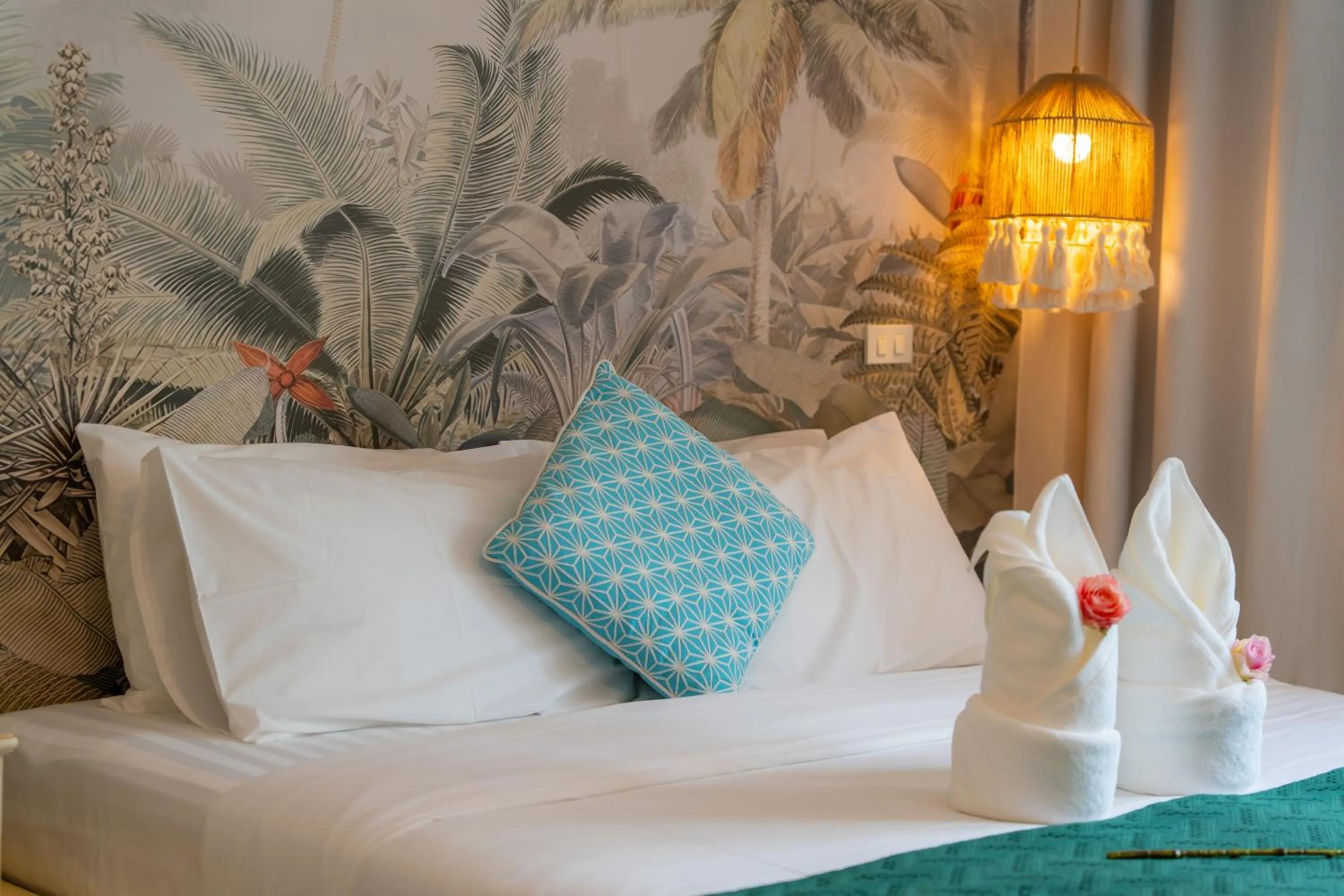 Bed in Patong Beach Side Hotel