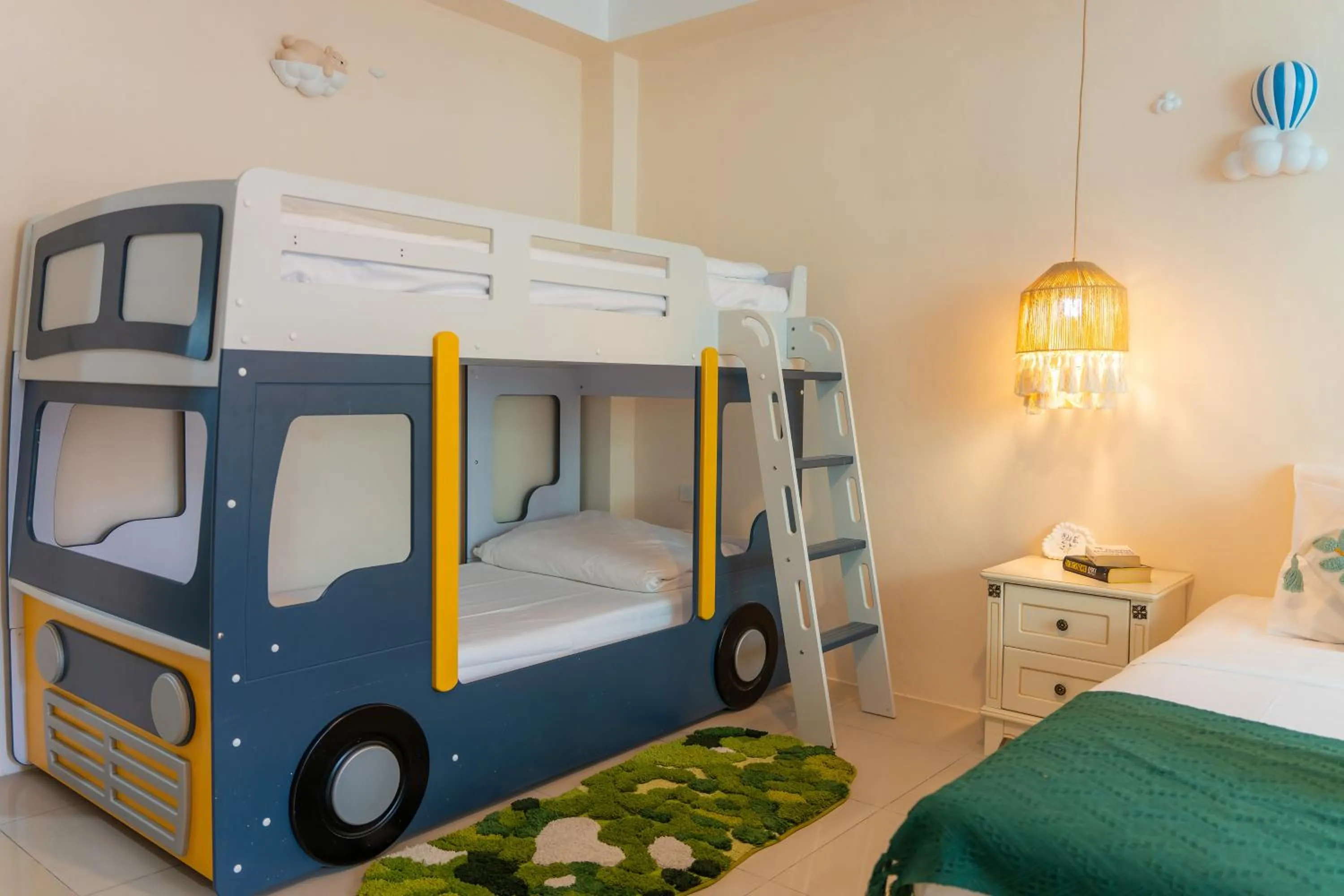 Bed in Patong Beach Side Hotel