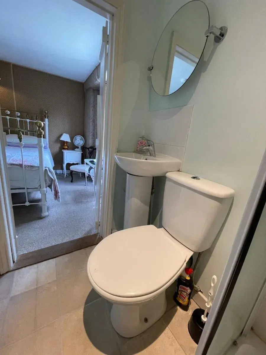 Deluxe Double Room in The Bridge Street Historic Guest House Deluxe Double Room in The Bridge Street Historic Guest House