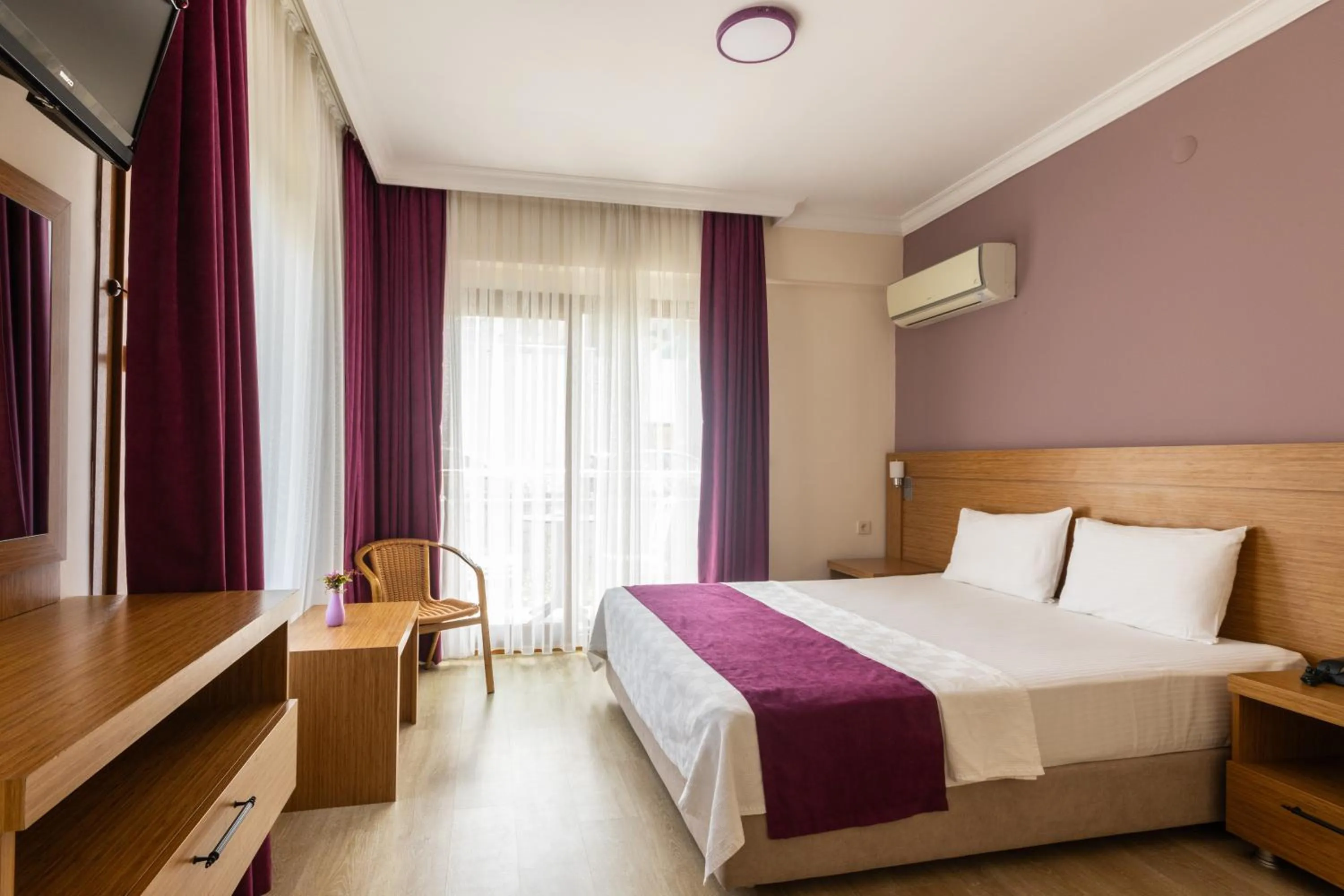 Bed in Siriusmi Hotel