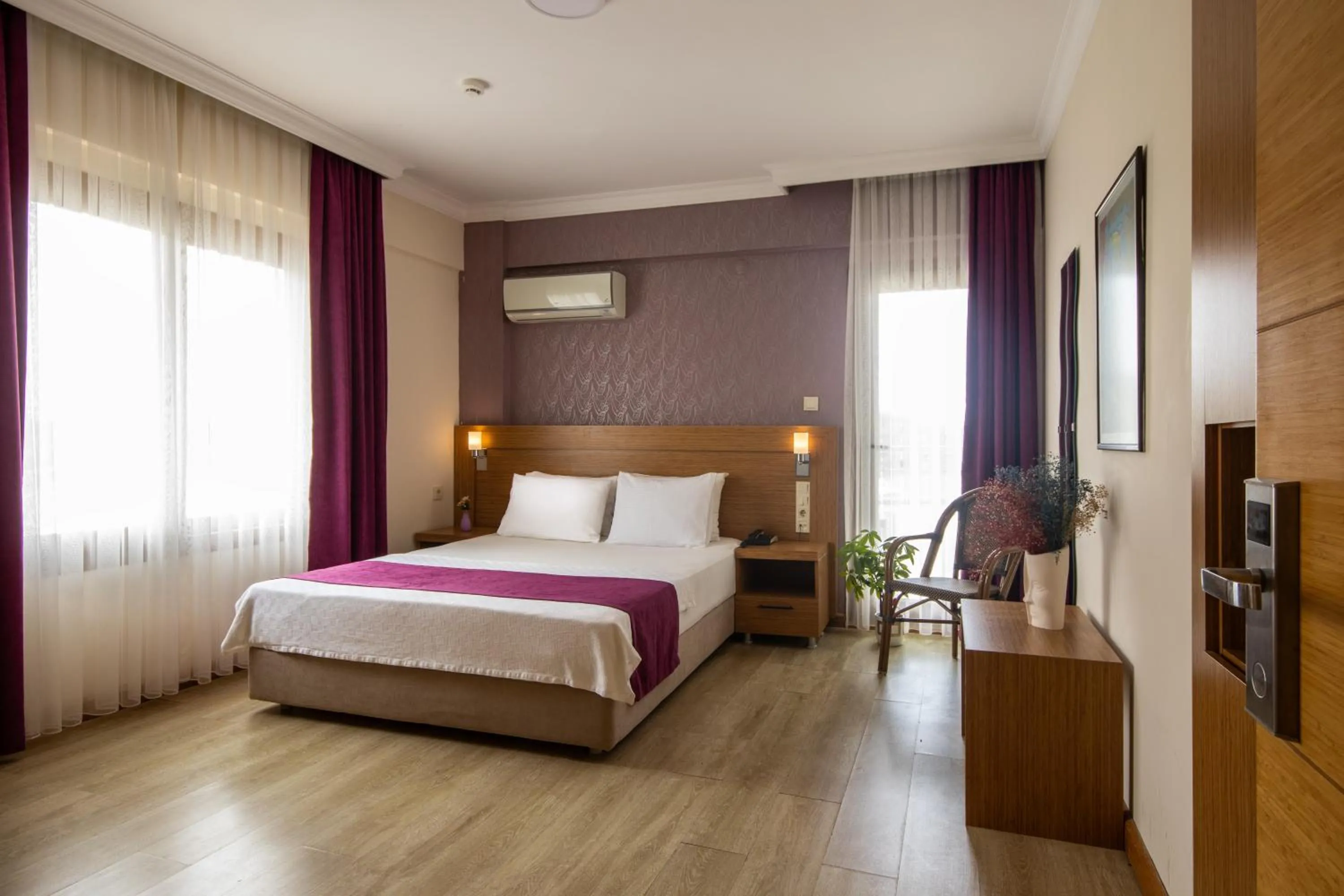 Bed in Siriusmi Hotel