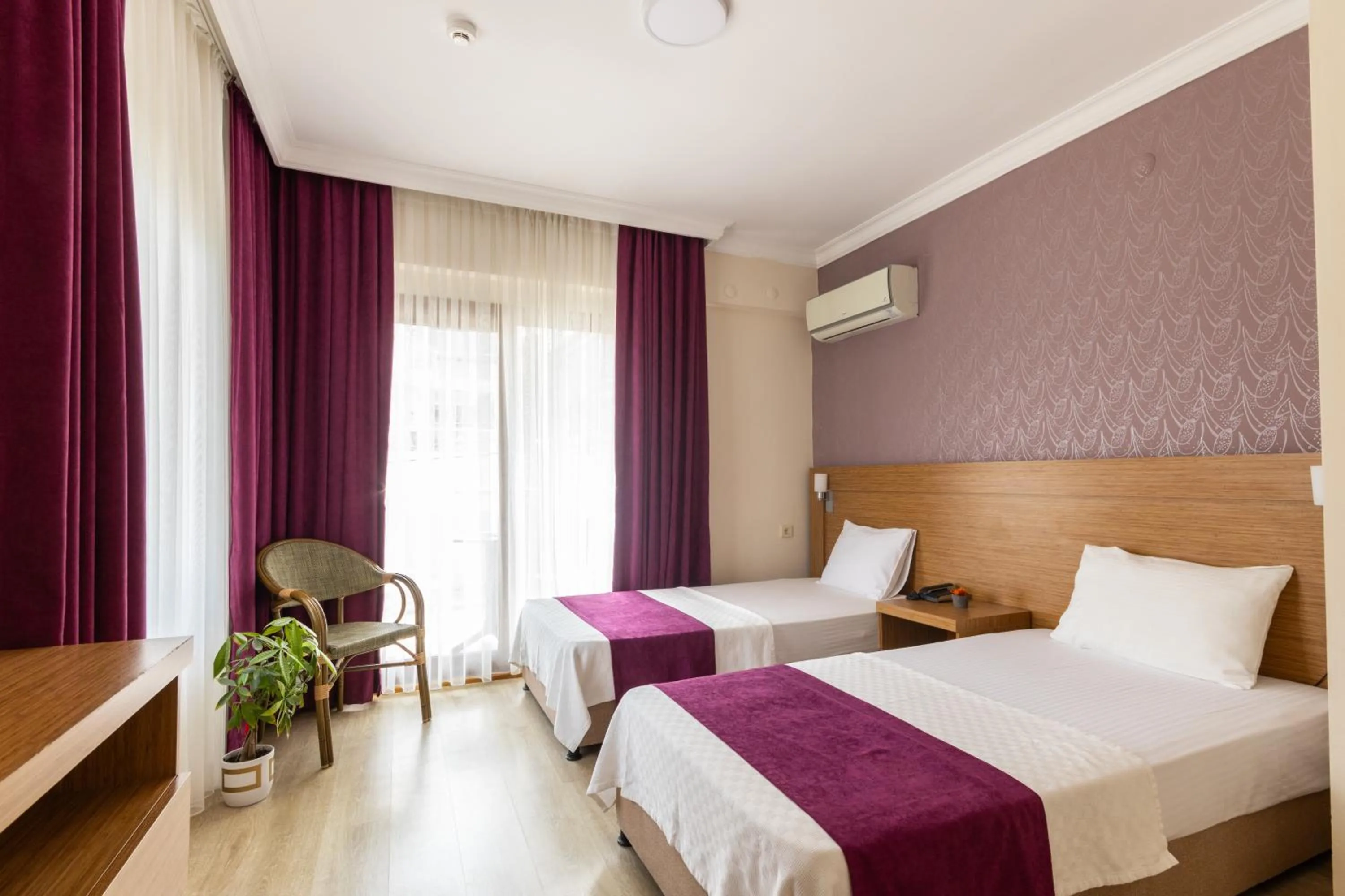 Family, Bed in Siriusmi Hotel