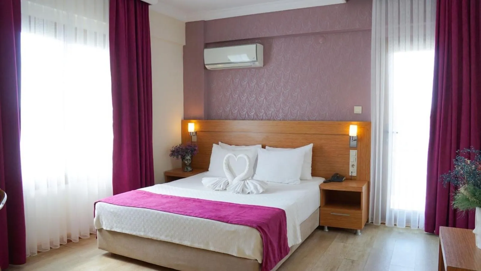 Bed in Siriusmi Hotel