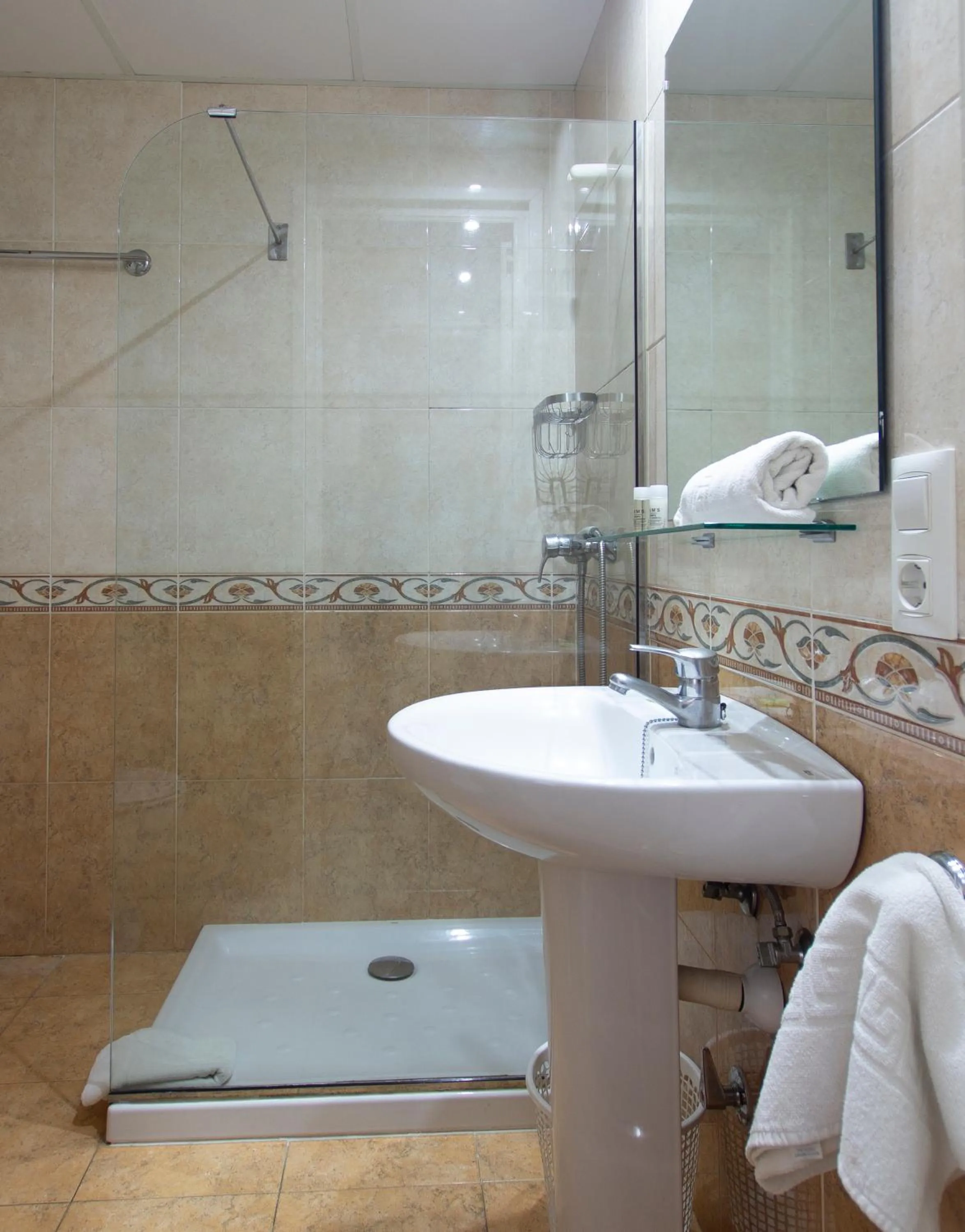 Bathroom in Apartamentos El Sol II