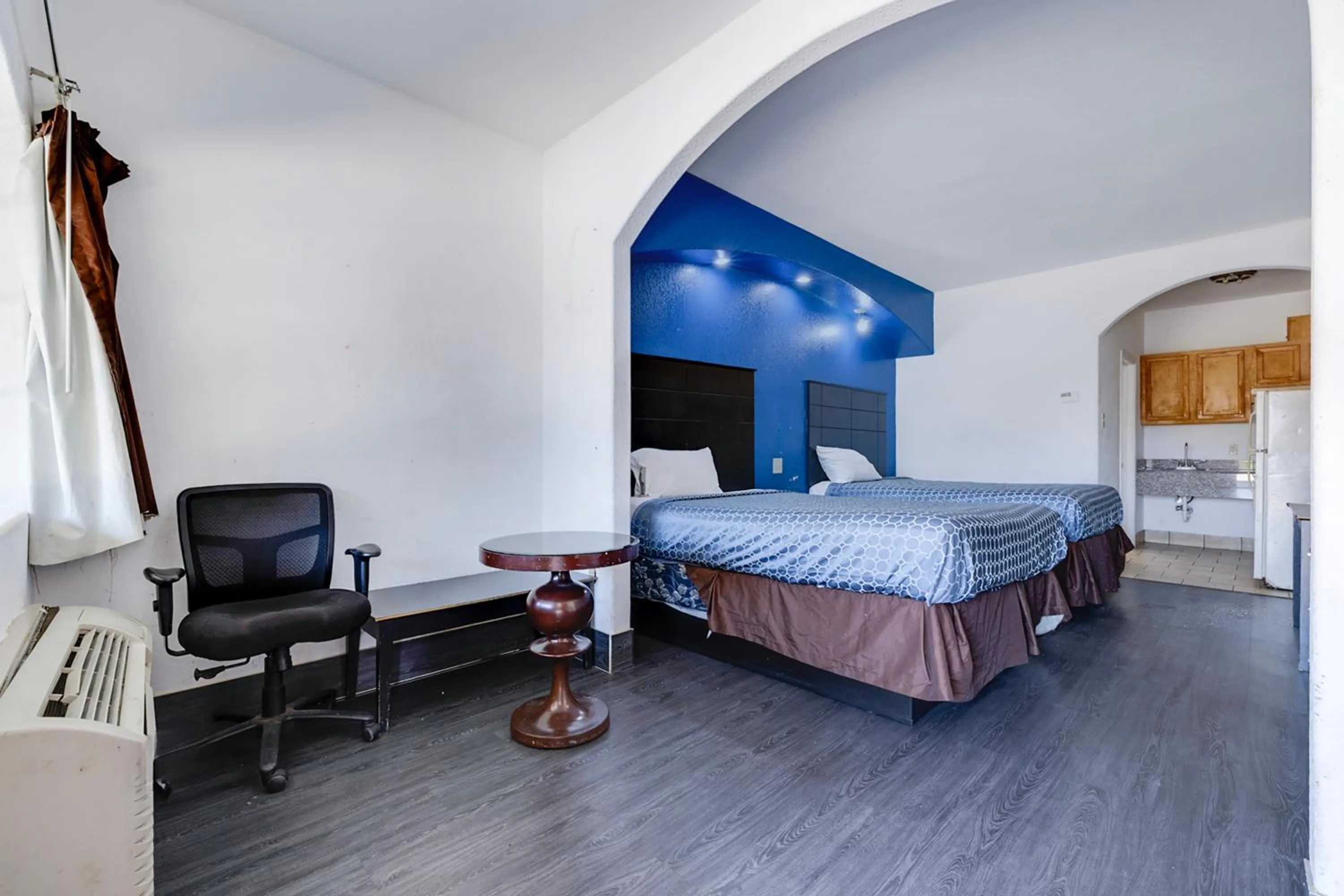 Bedroom, Bed in Capital O Deluxe Inn Channelview Houston I-10